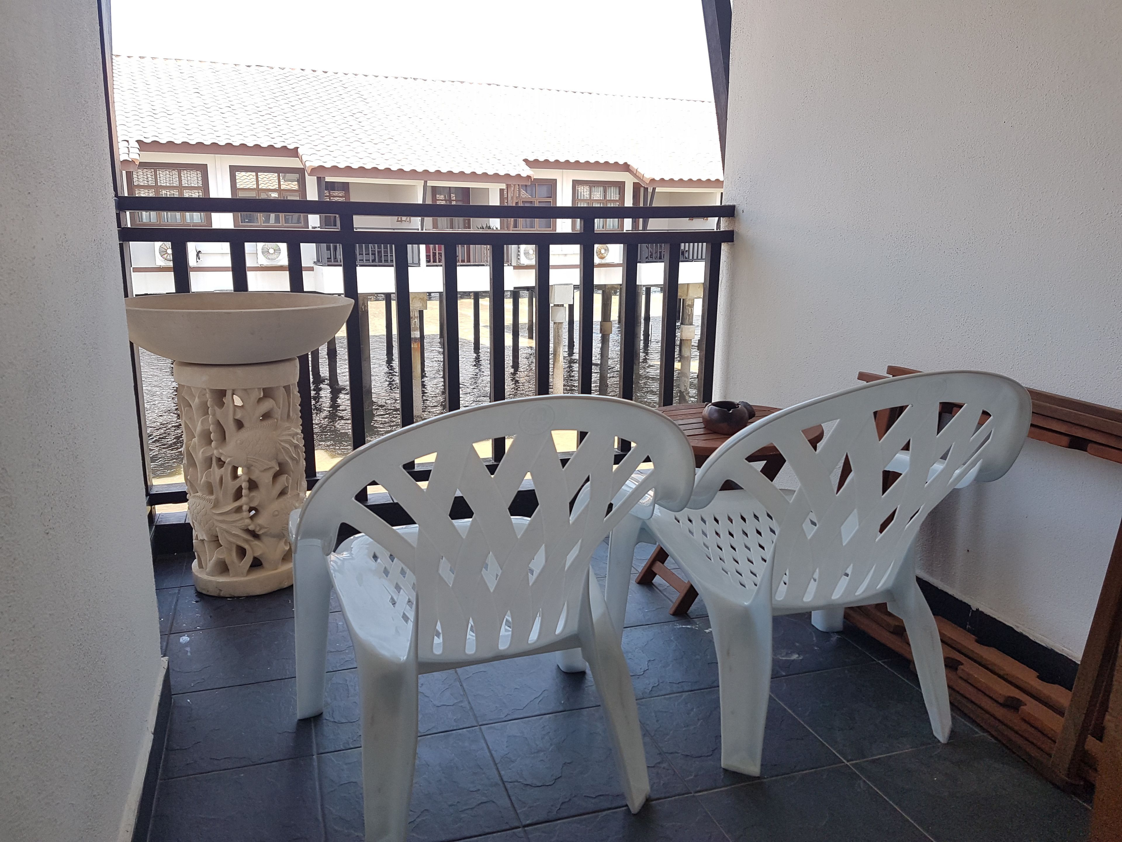 Crystal Private Water Chalet