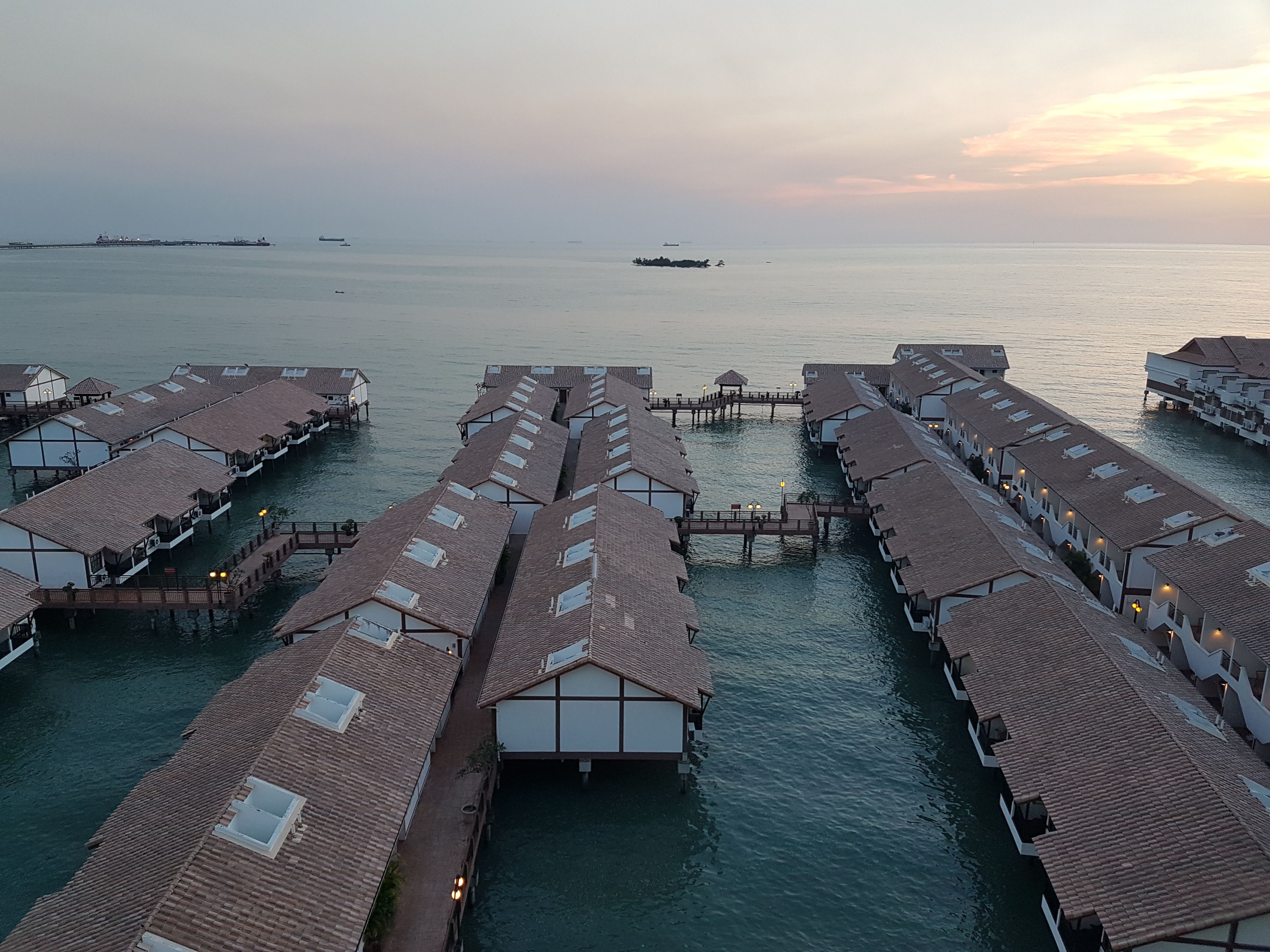 Crystal Private Water Chalet