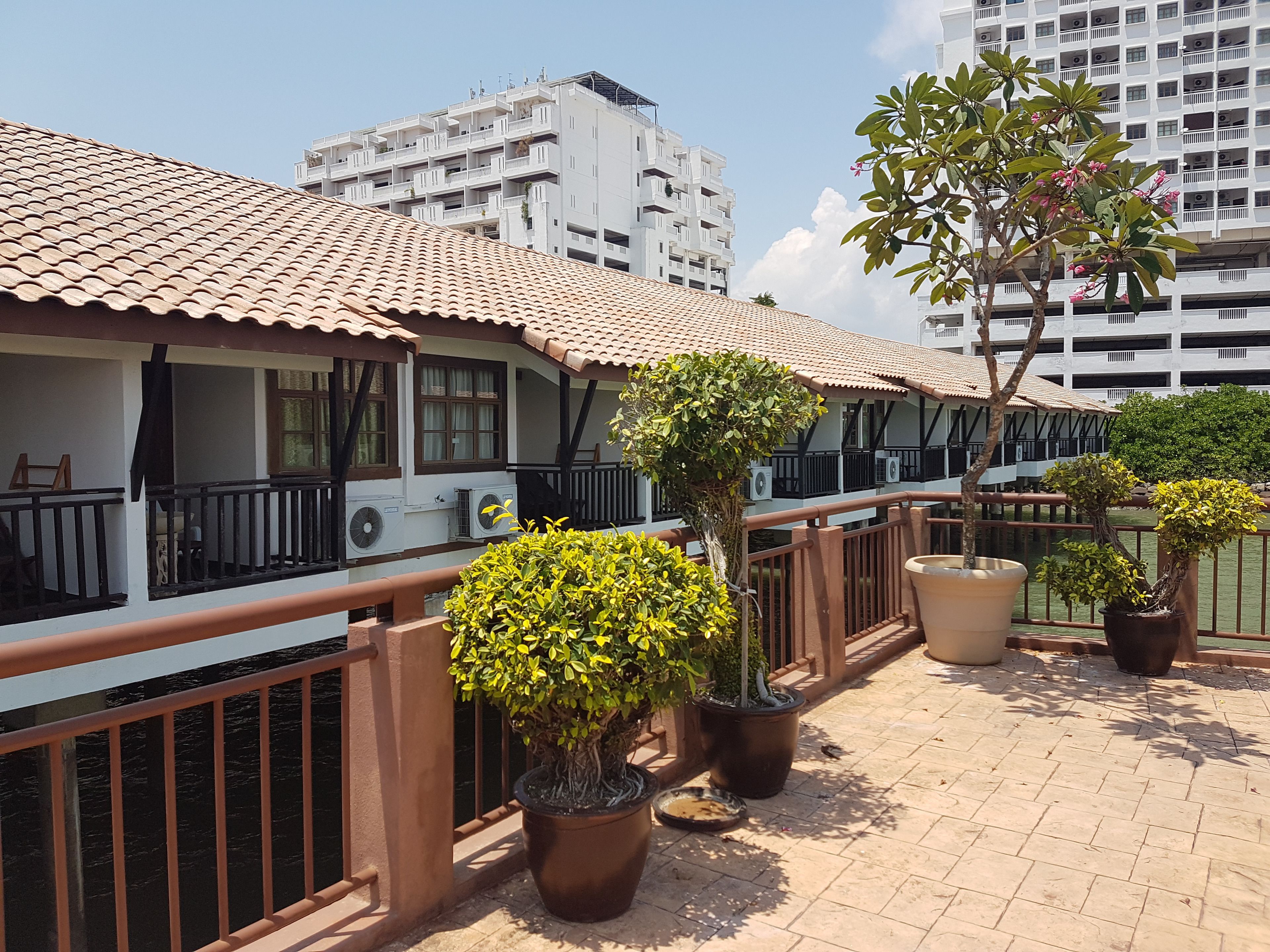 Crystal Private Water Chalet