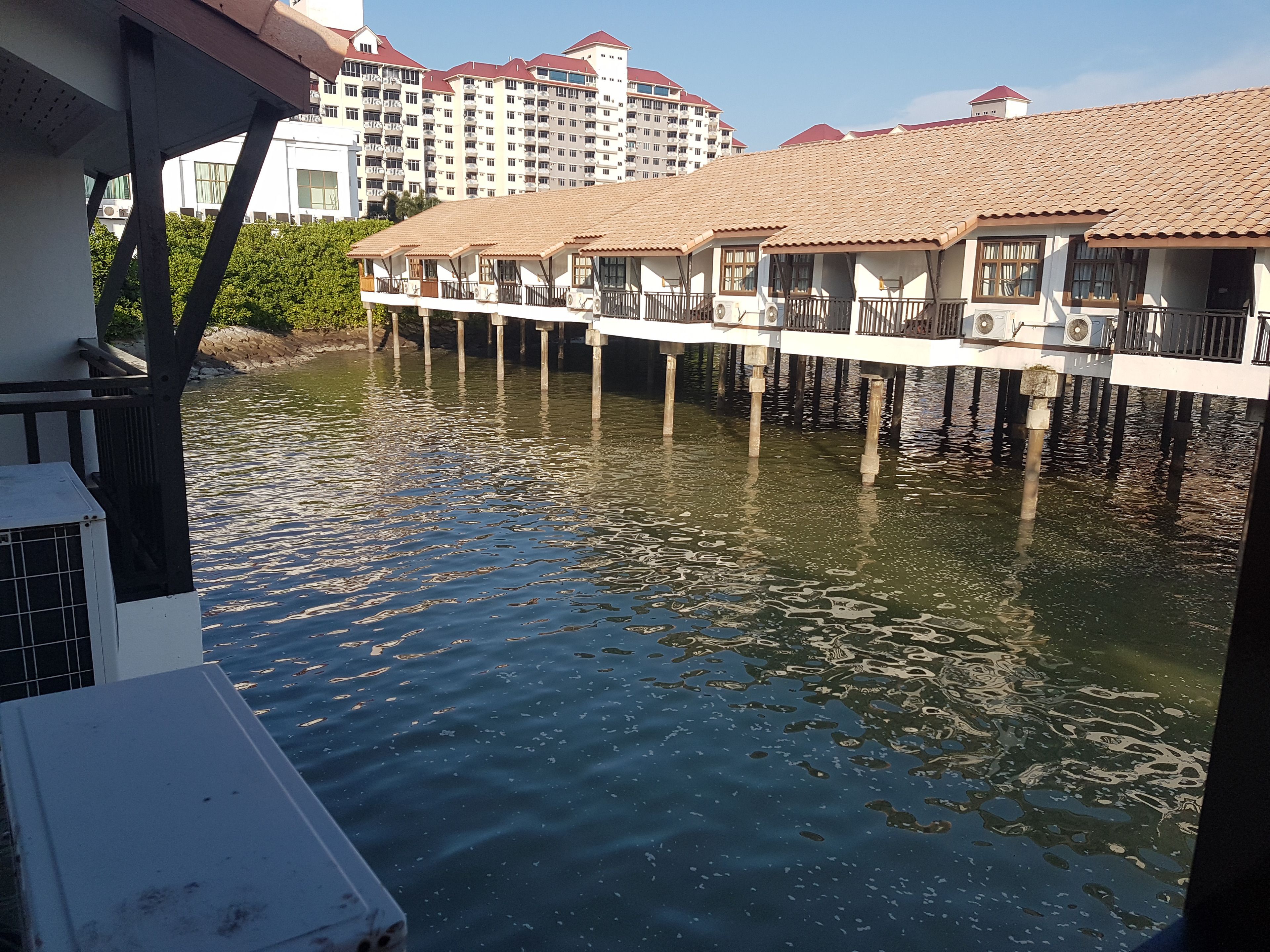 Crystal Private Water Chalet