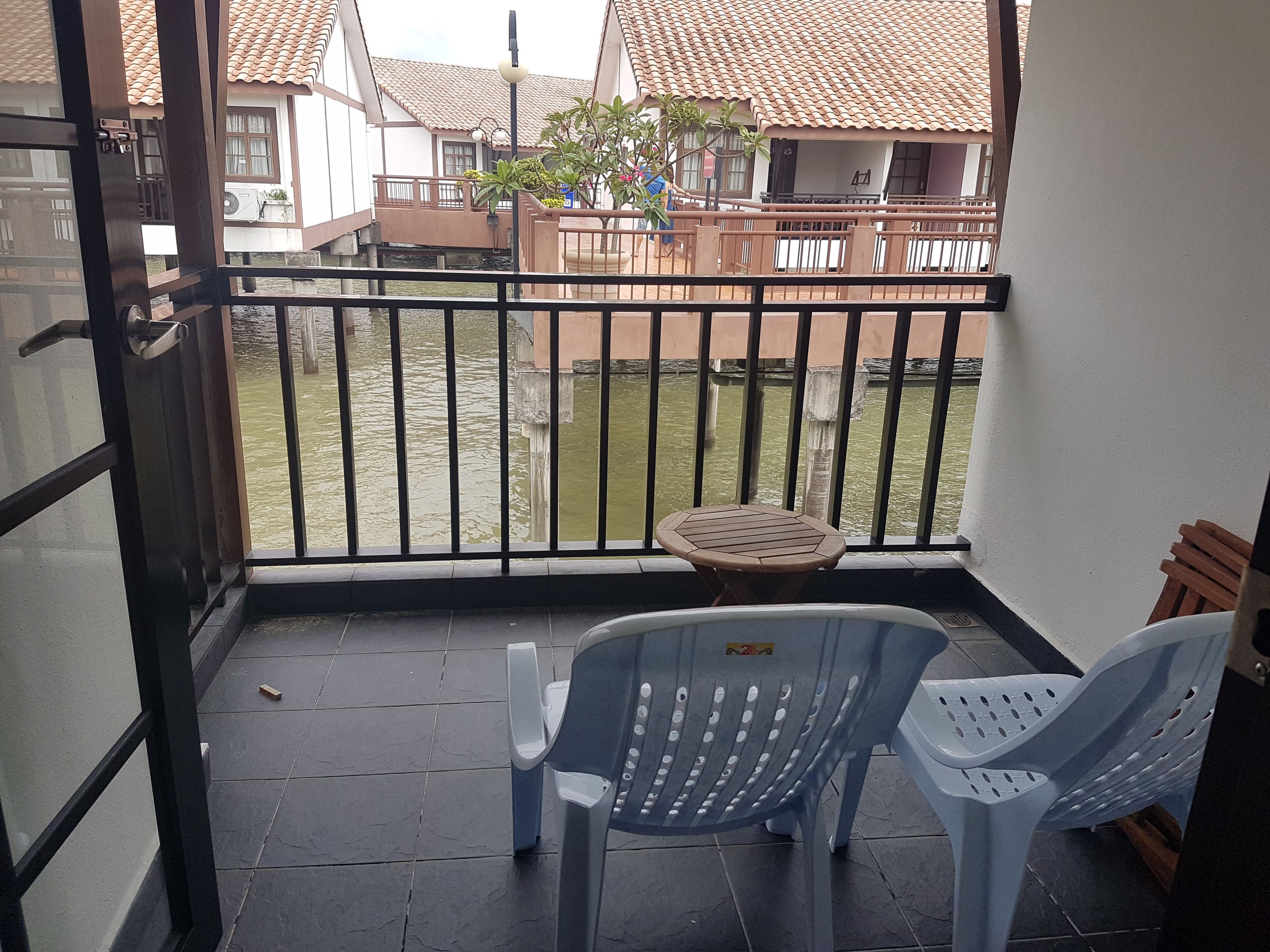 Crystal Private Water Chalet