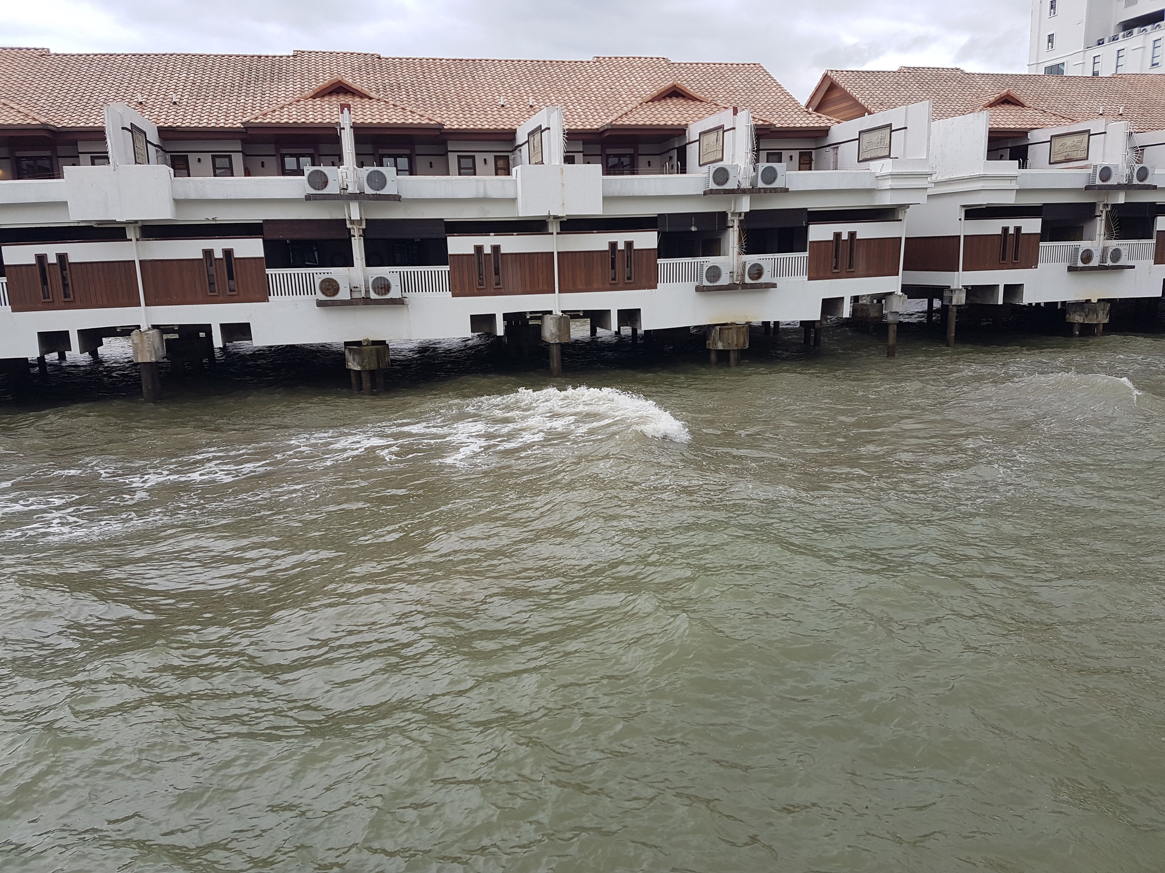 Crystal Private Water Chalet