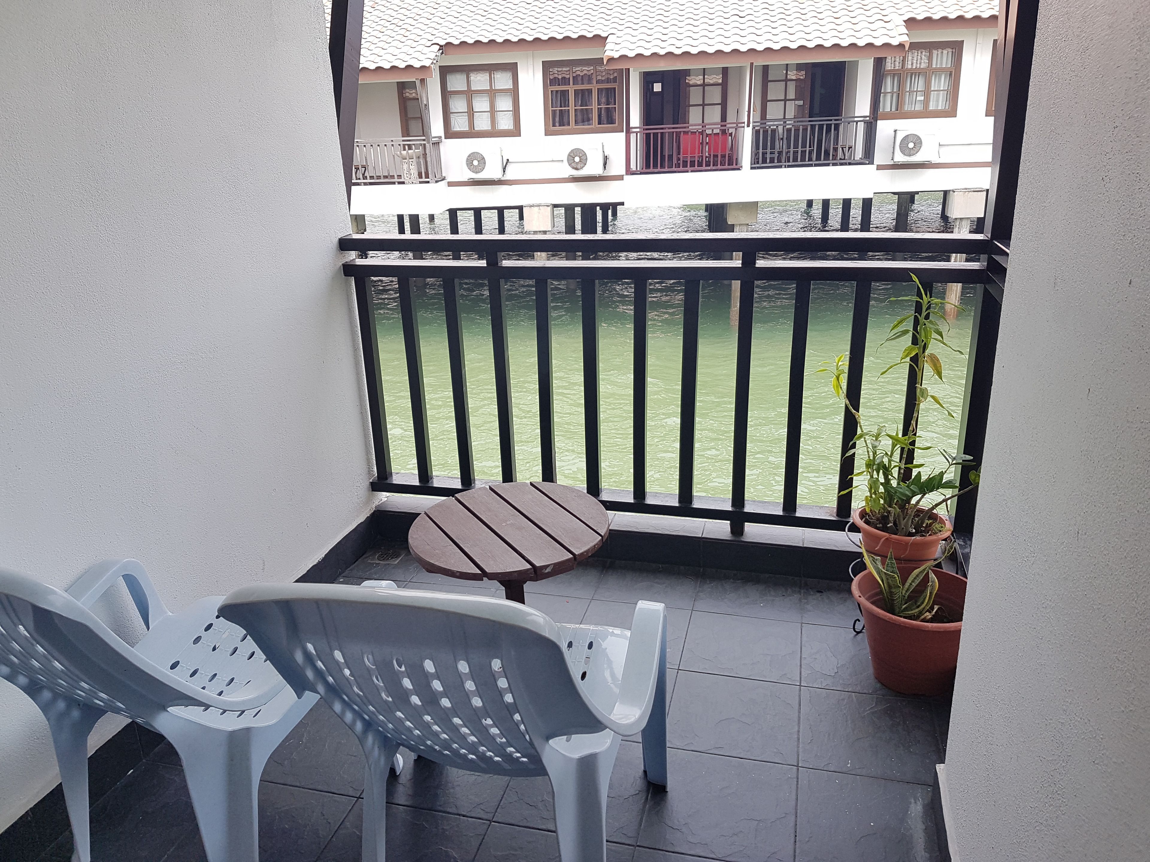 Crystal Private Water Chalet