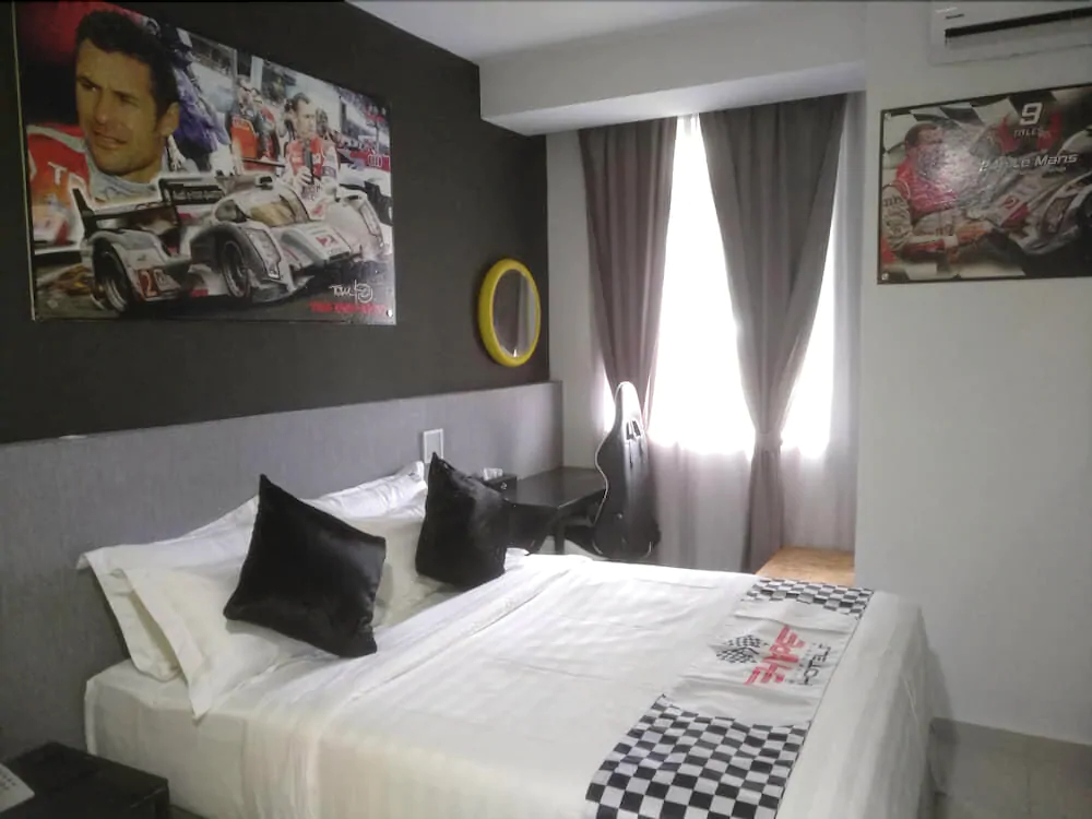 Hype Motorsports Hotel