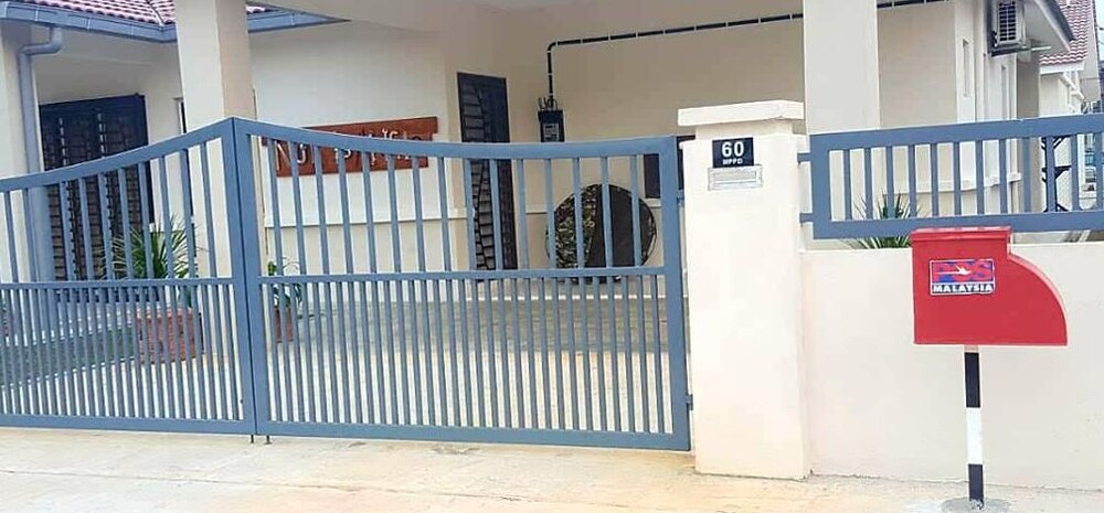 Nur Banglo Homestay Port Dickson