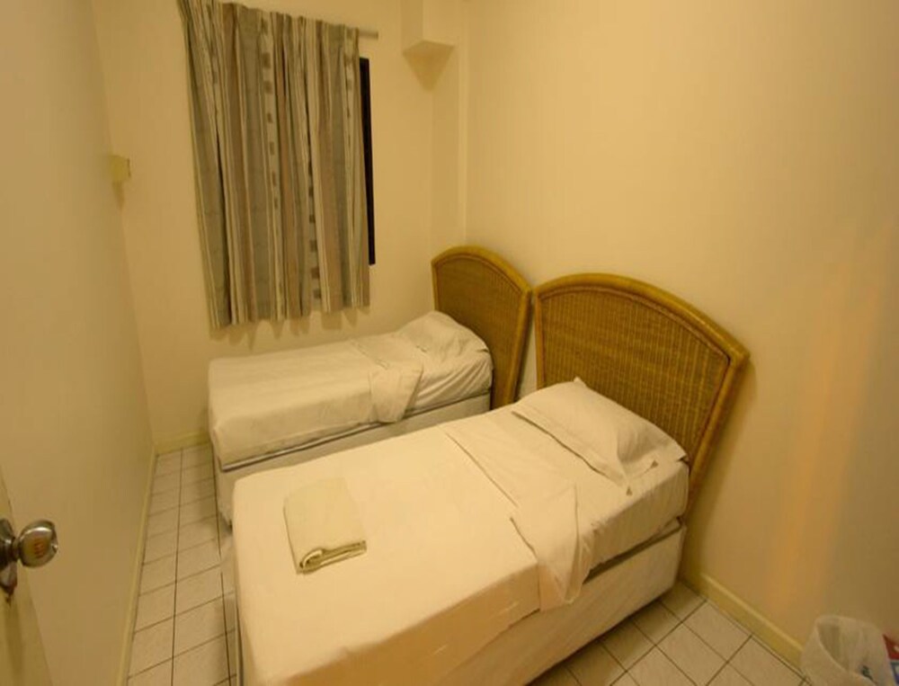 Paradise Lagoon Apartment