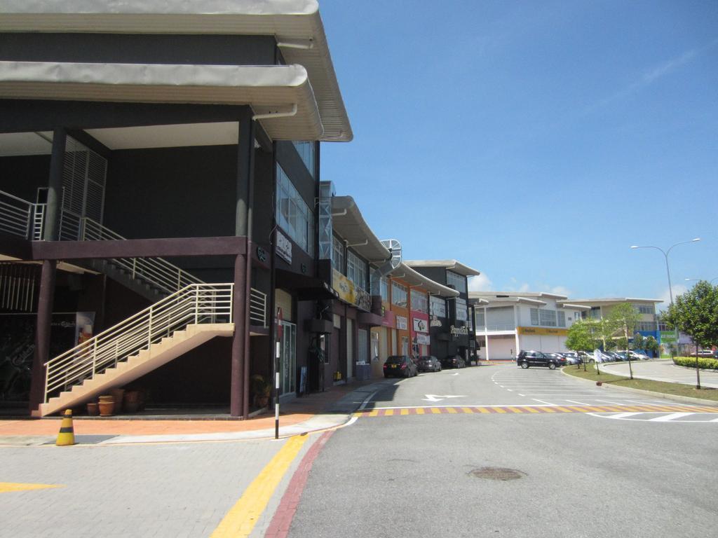Waterfront Boutique Hotel