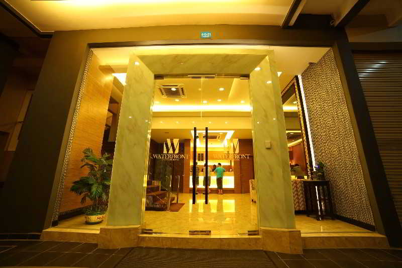 Waterfront Boutique Hotel