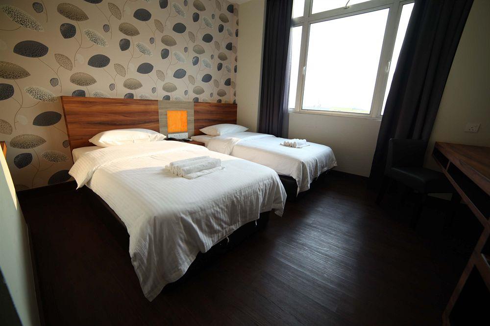 Waterfront Boutique Hotel