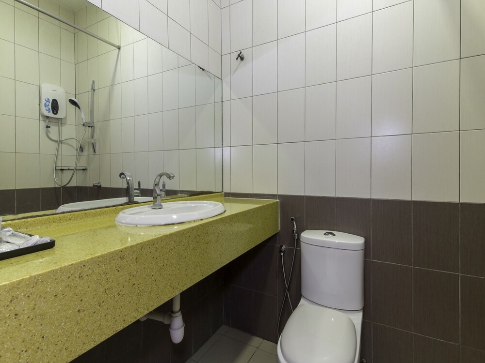 Fame Hotel by OYO Rooms