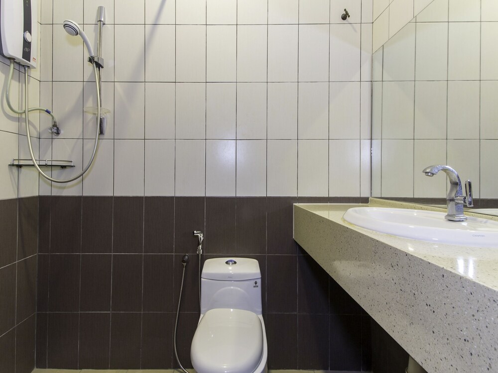 Fame Hotel by OYO Rooms