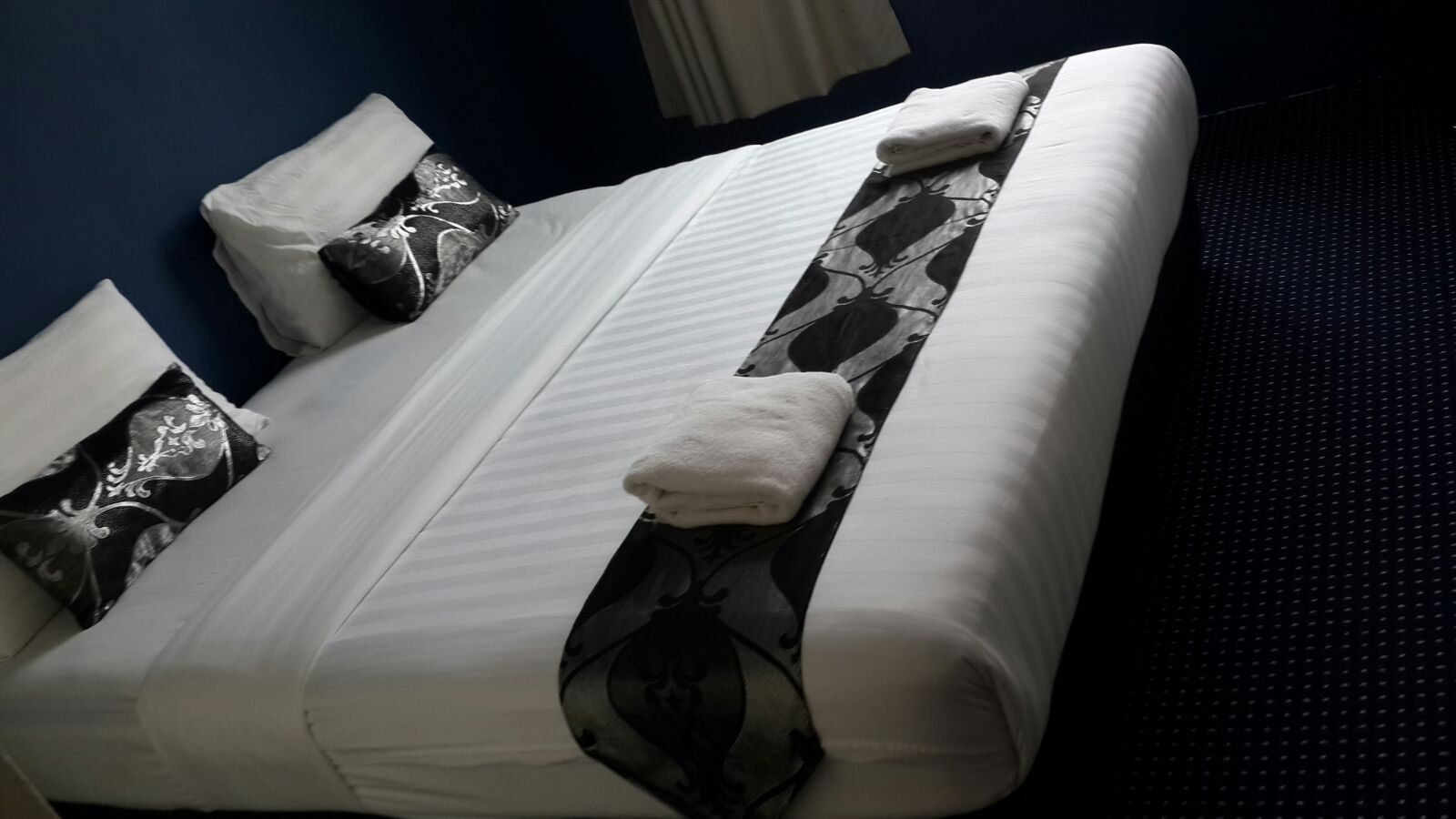 Hotel YTS