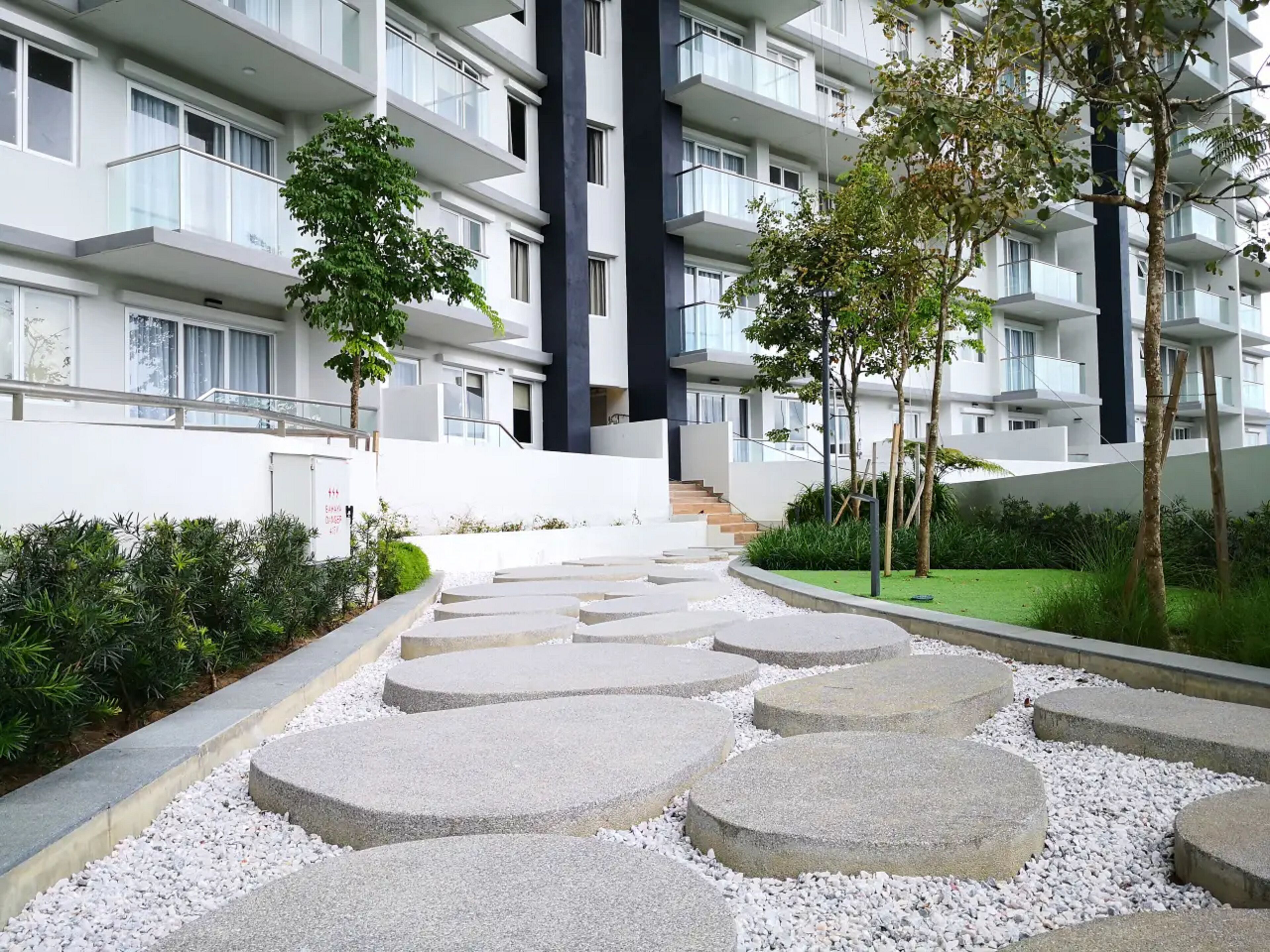 MU Windmill – 360 Skypool Superior Suite