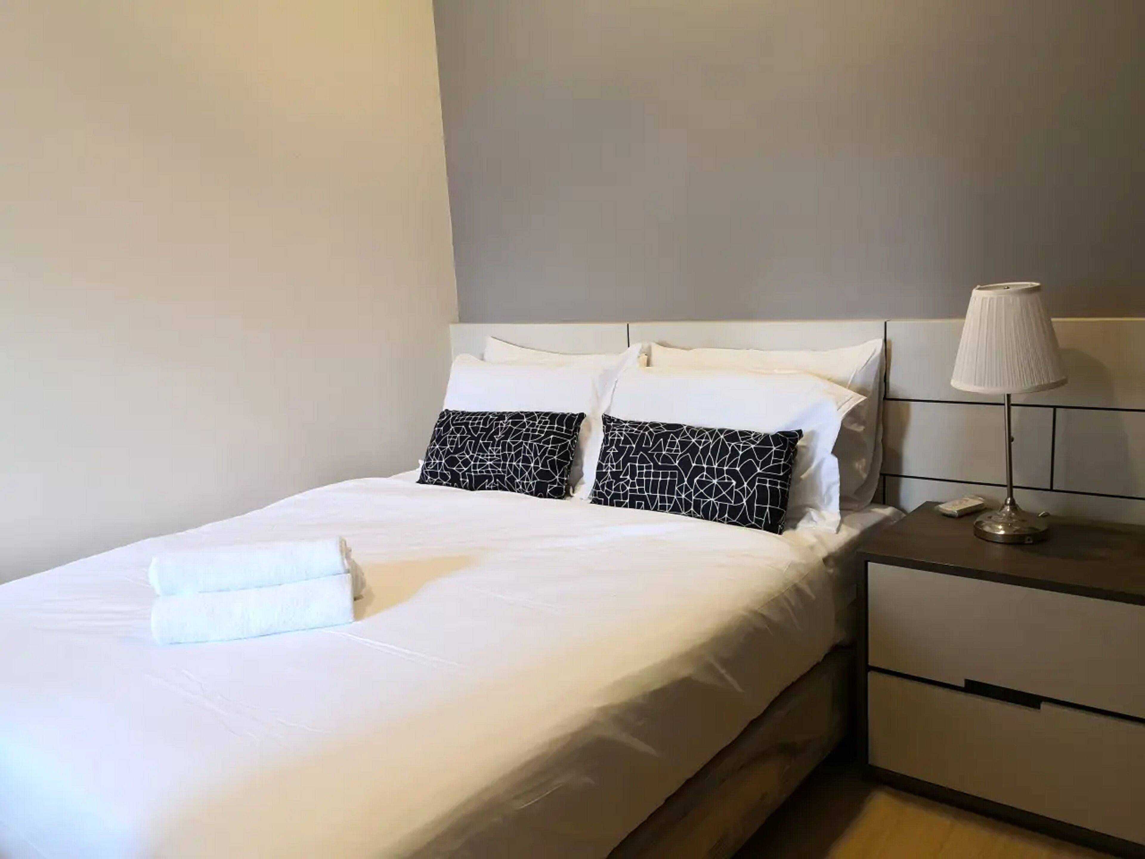 MU Windmill – 360 Skypool Superior Suite