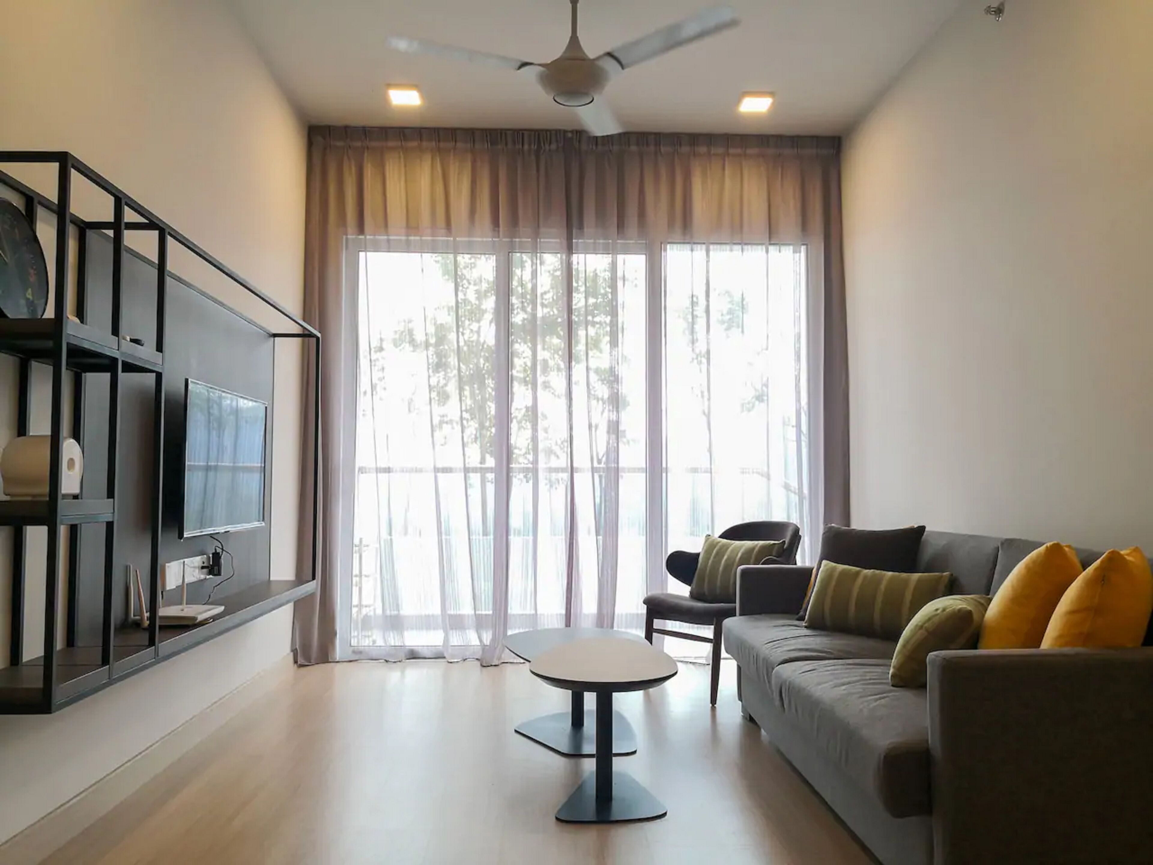 MU Windmill – 360 Skypool Superior Suite