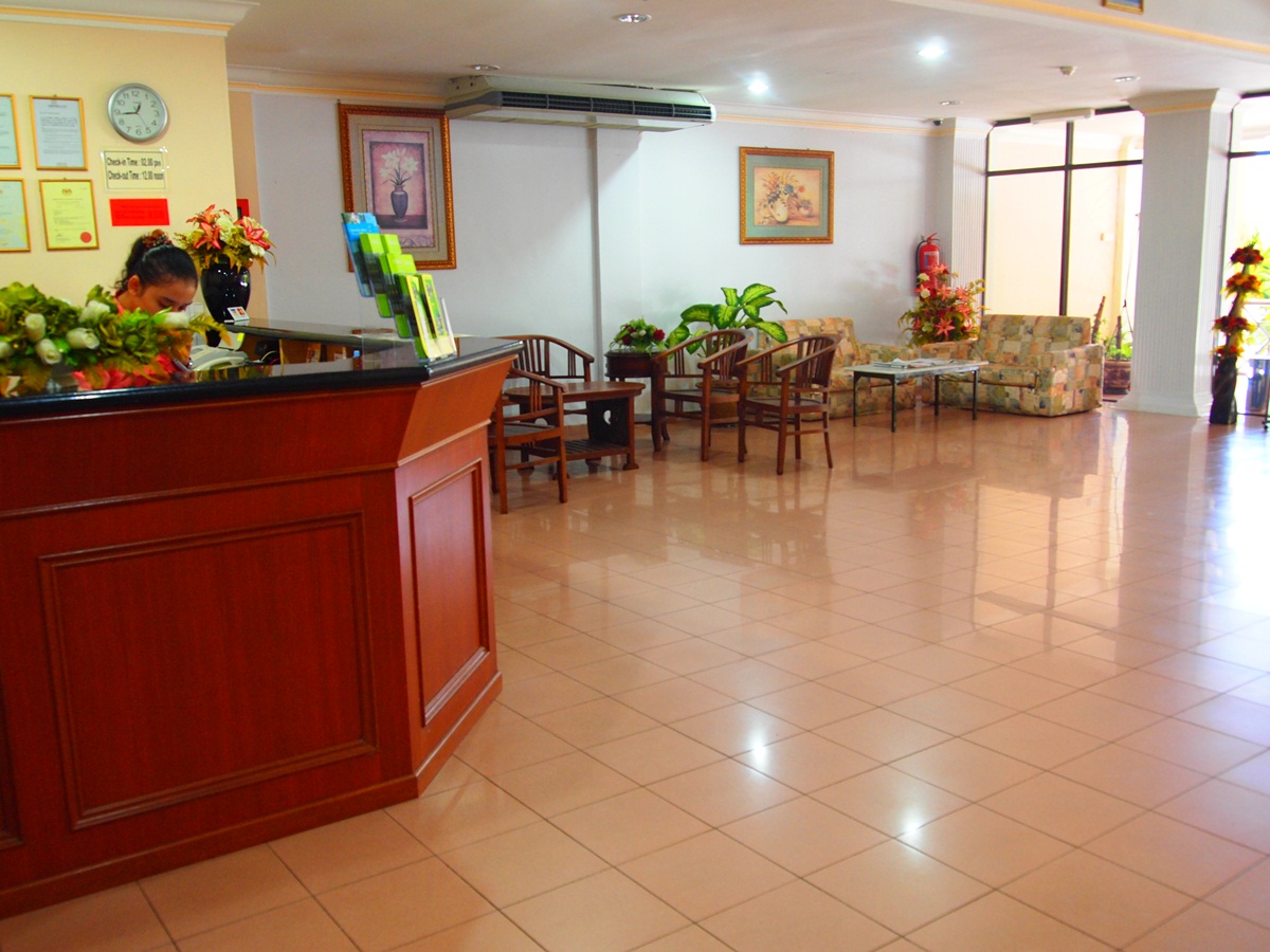 Lipis Plaza