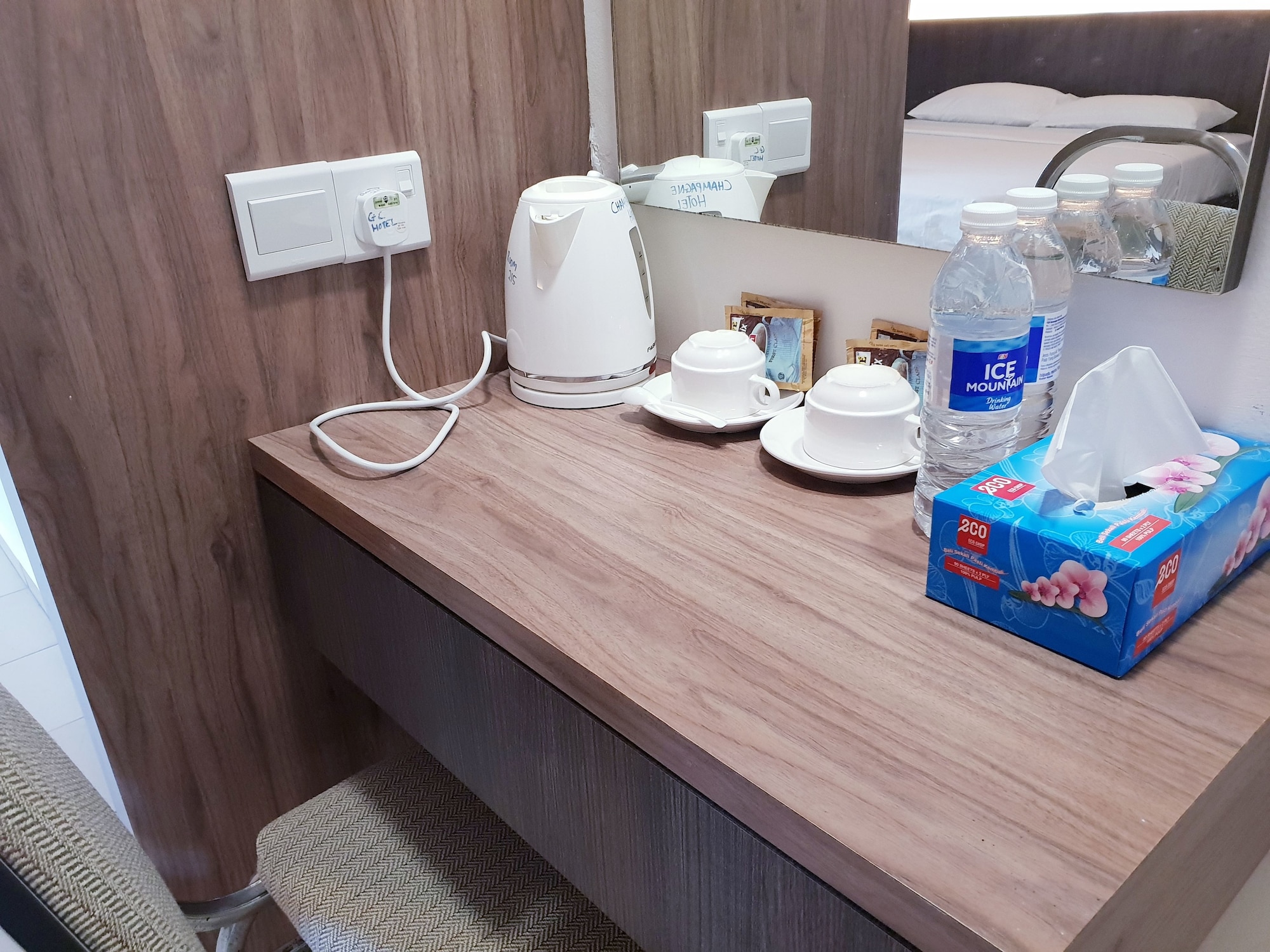 Grand Champagne Hotel