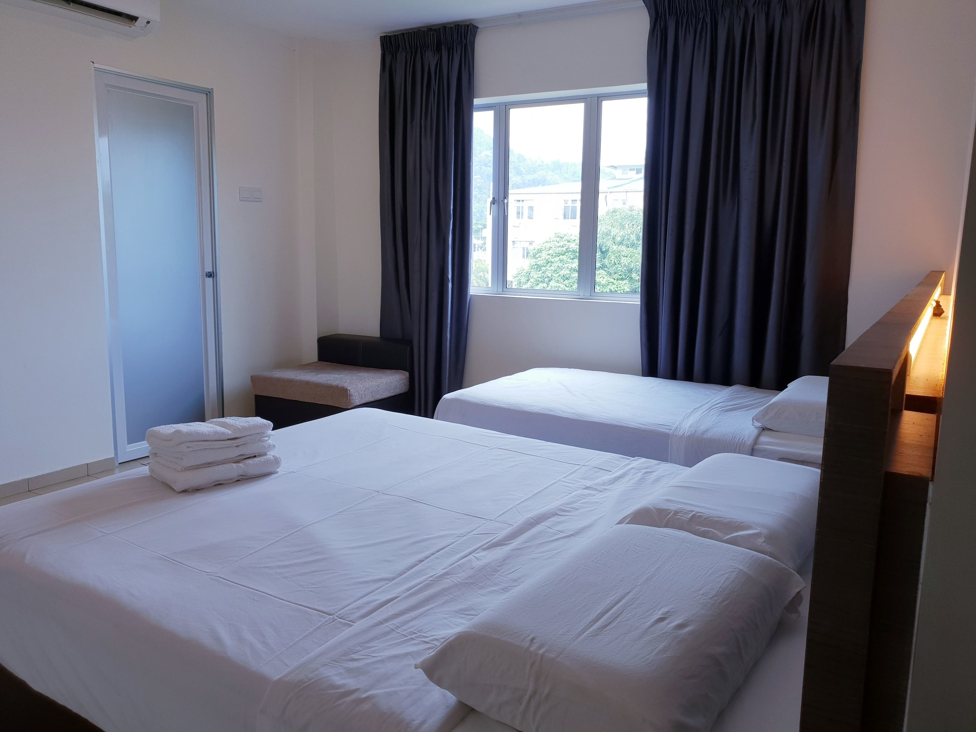 Grand Champagne Hotel