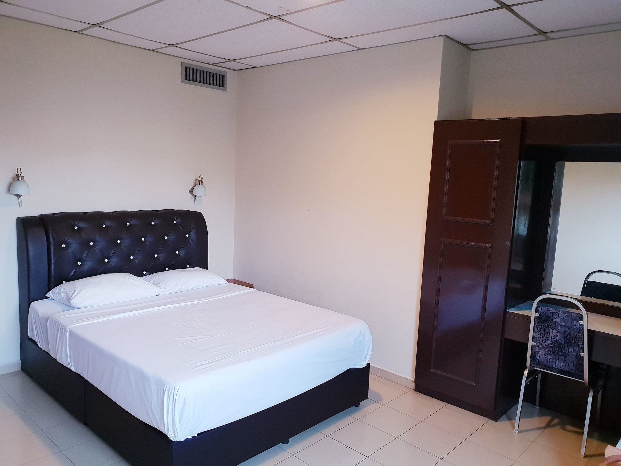 Grand Champagne Hotel