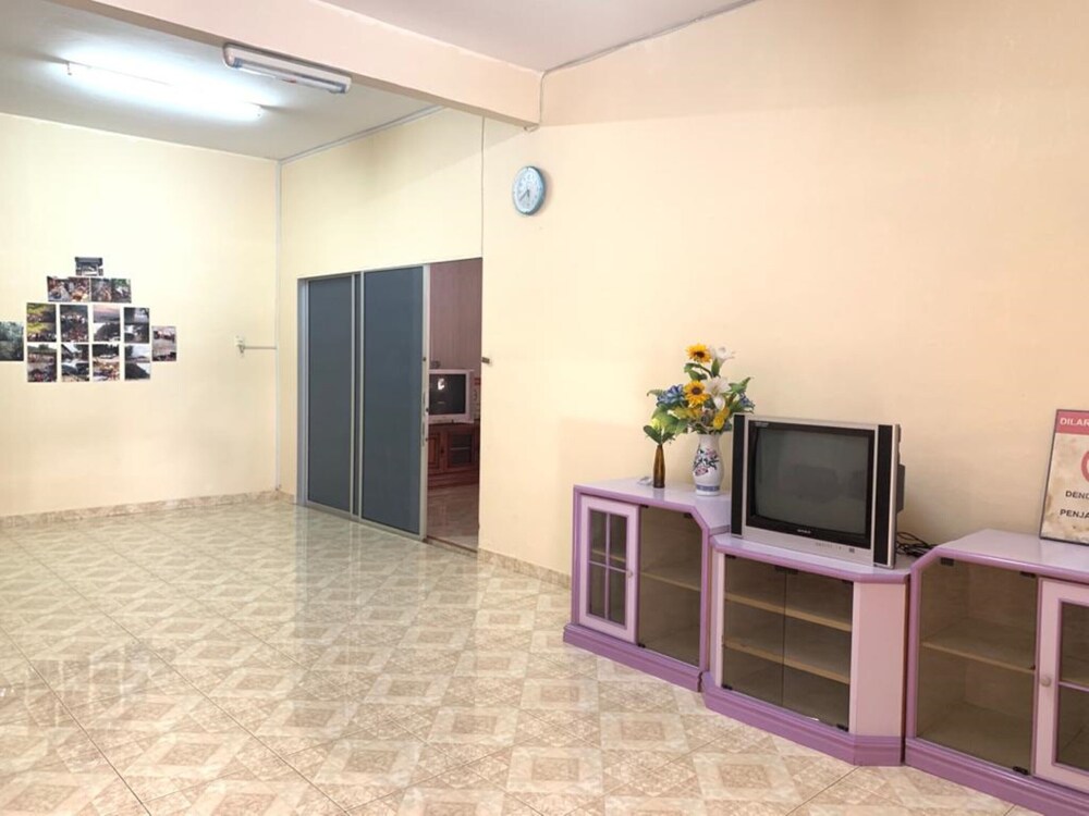 Rivermoon Guest House by OYO Rooms