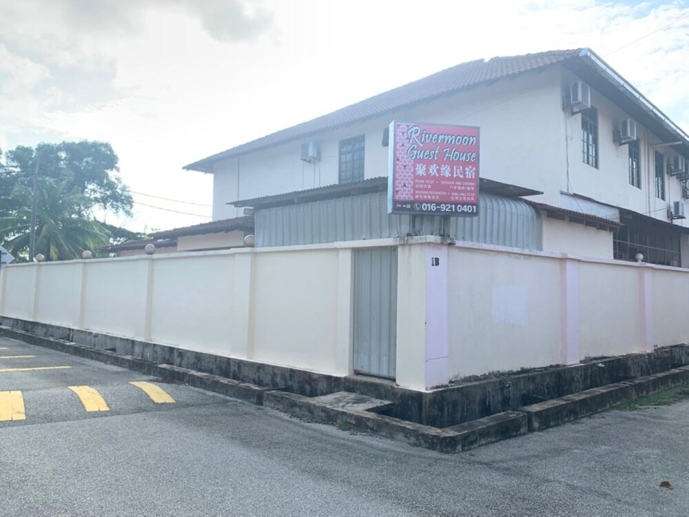 Rivermoon Guest House by OYO Rooms