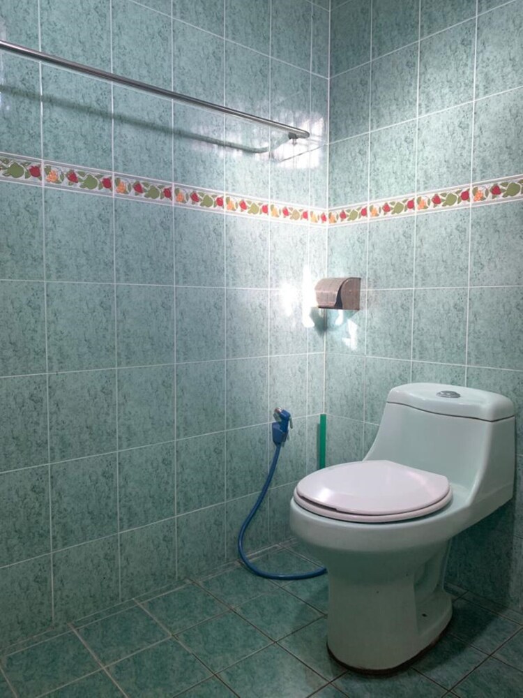 Rivermoon Guest House by OYO Rooms