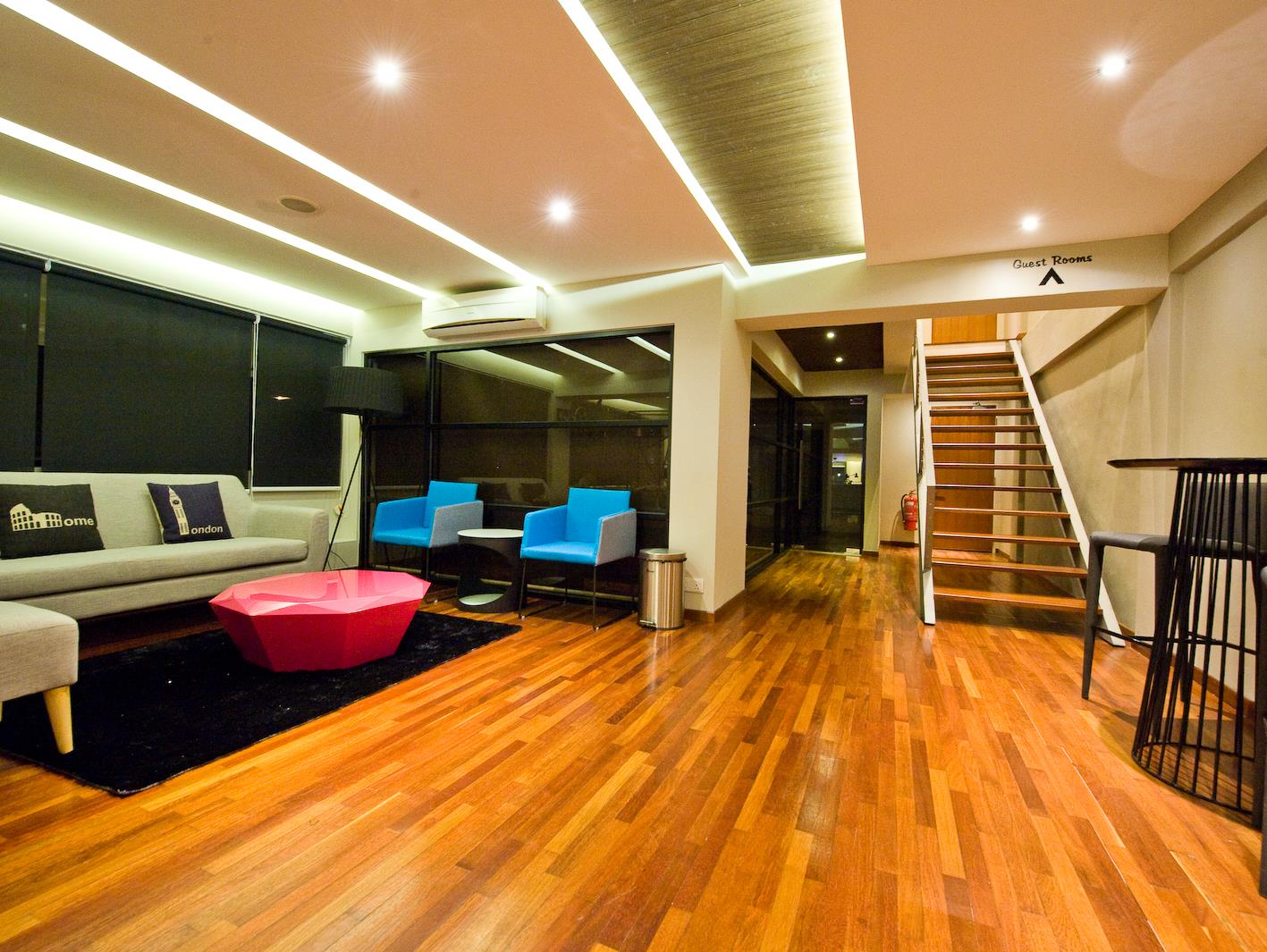 Riverside Boutique Hotel & Cafe