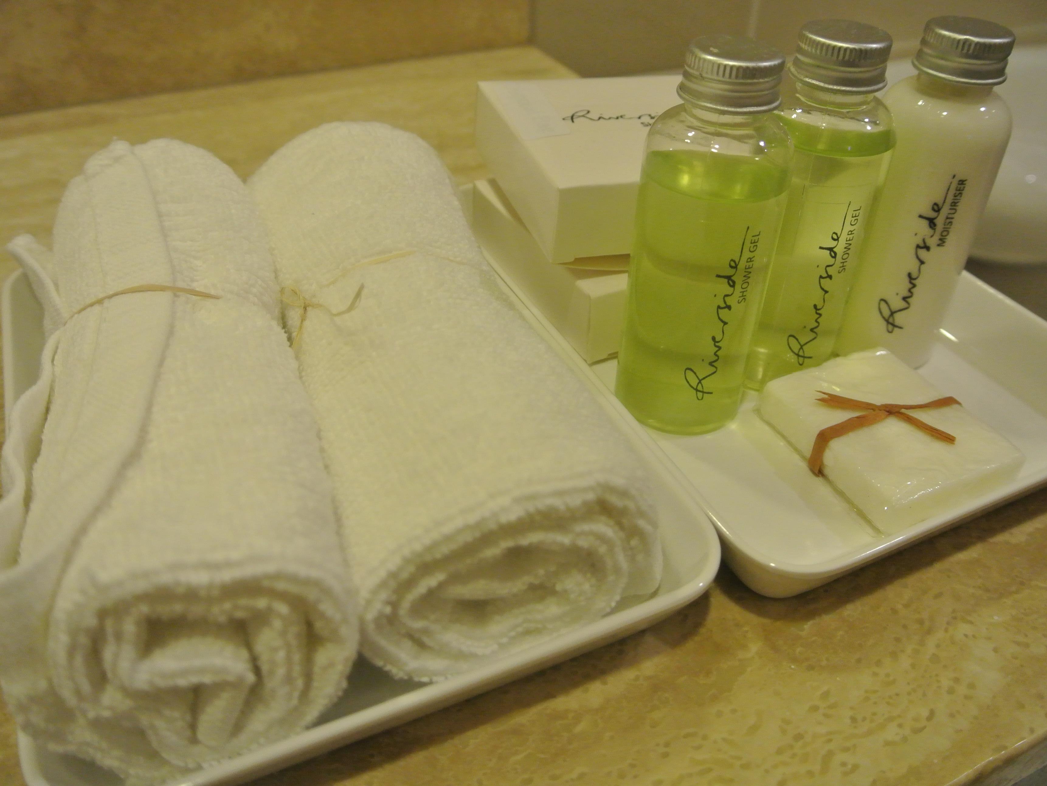 Riverside Boutique Hotel & Cafe