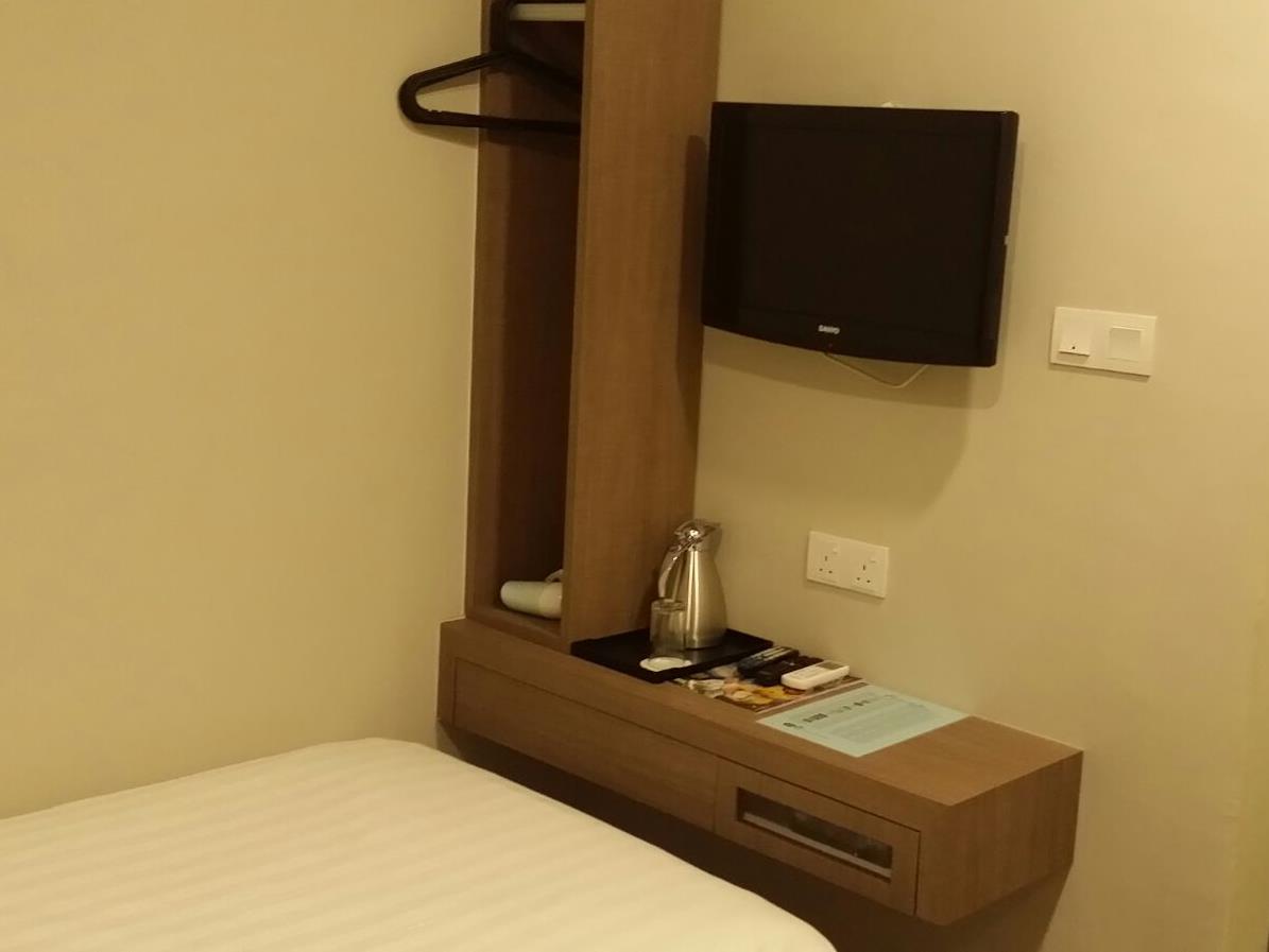 Riverside Boutique Hotel & Cafe