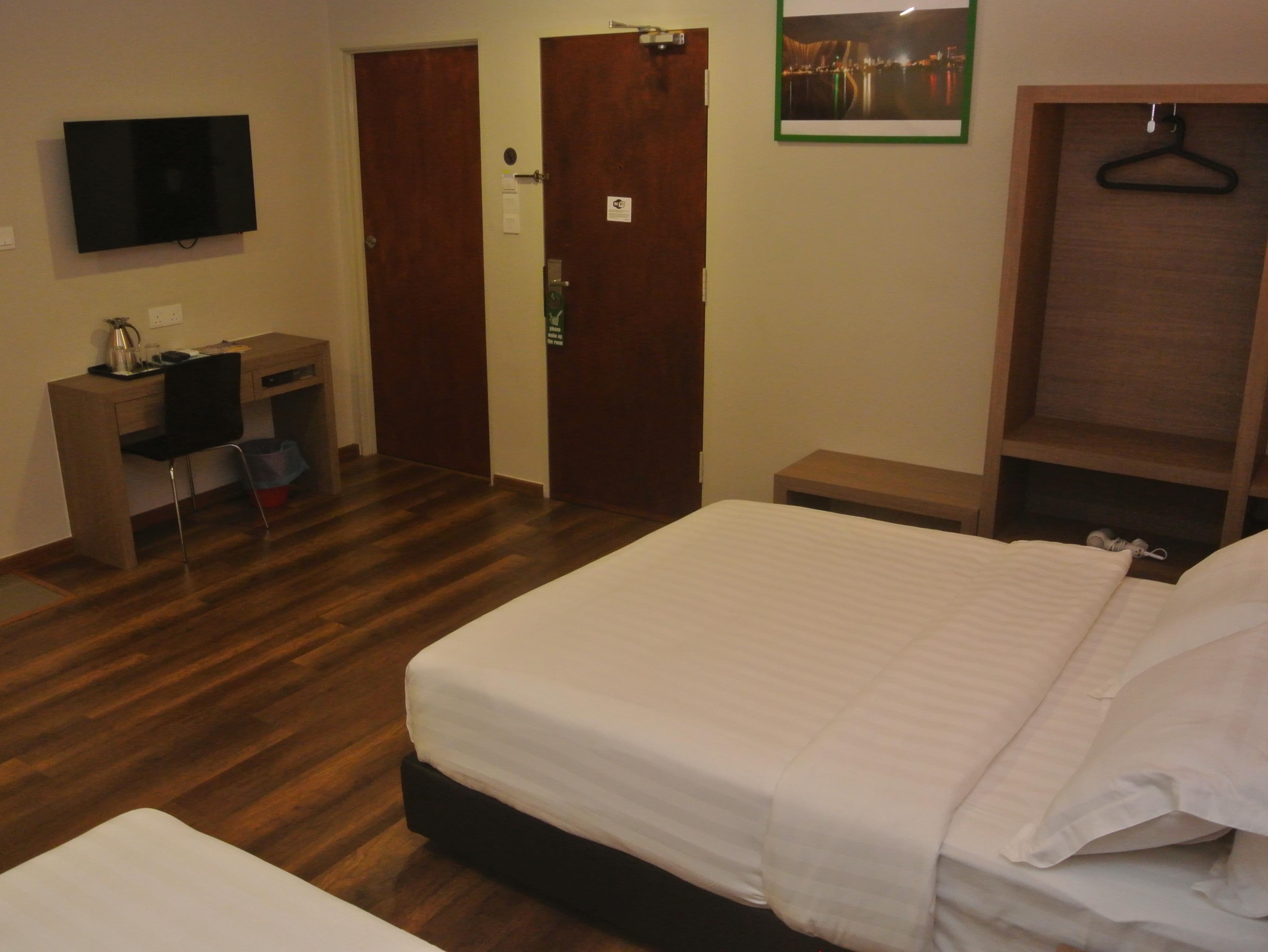 Riverside Boutique Hotel & Cafe