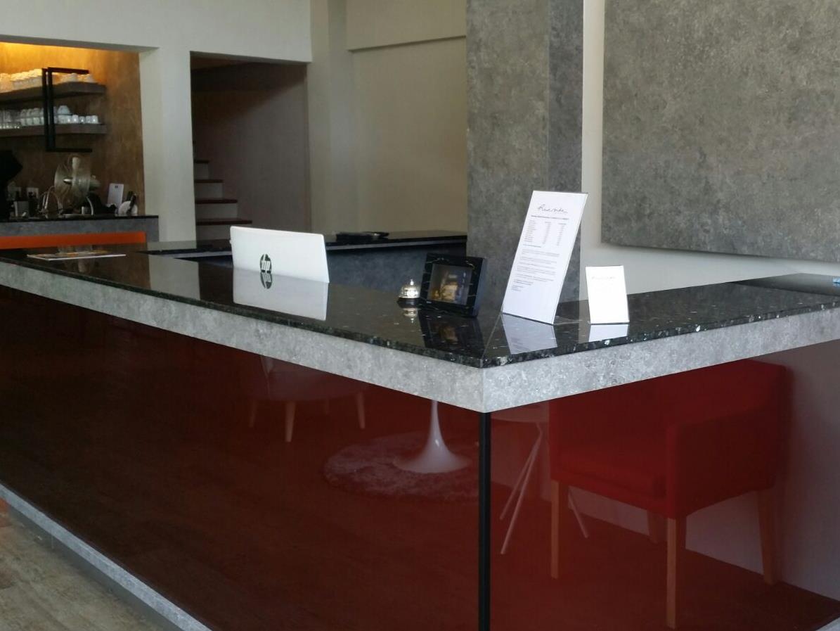 Riverside Boutique Hotel & Cafe