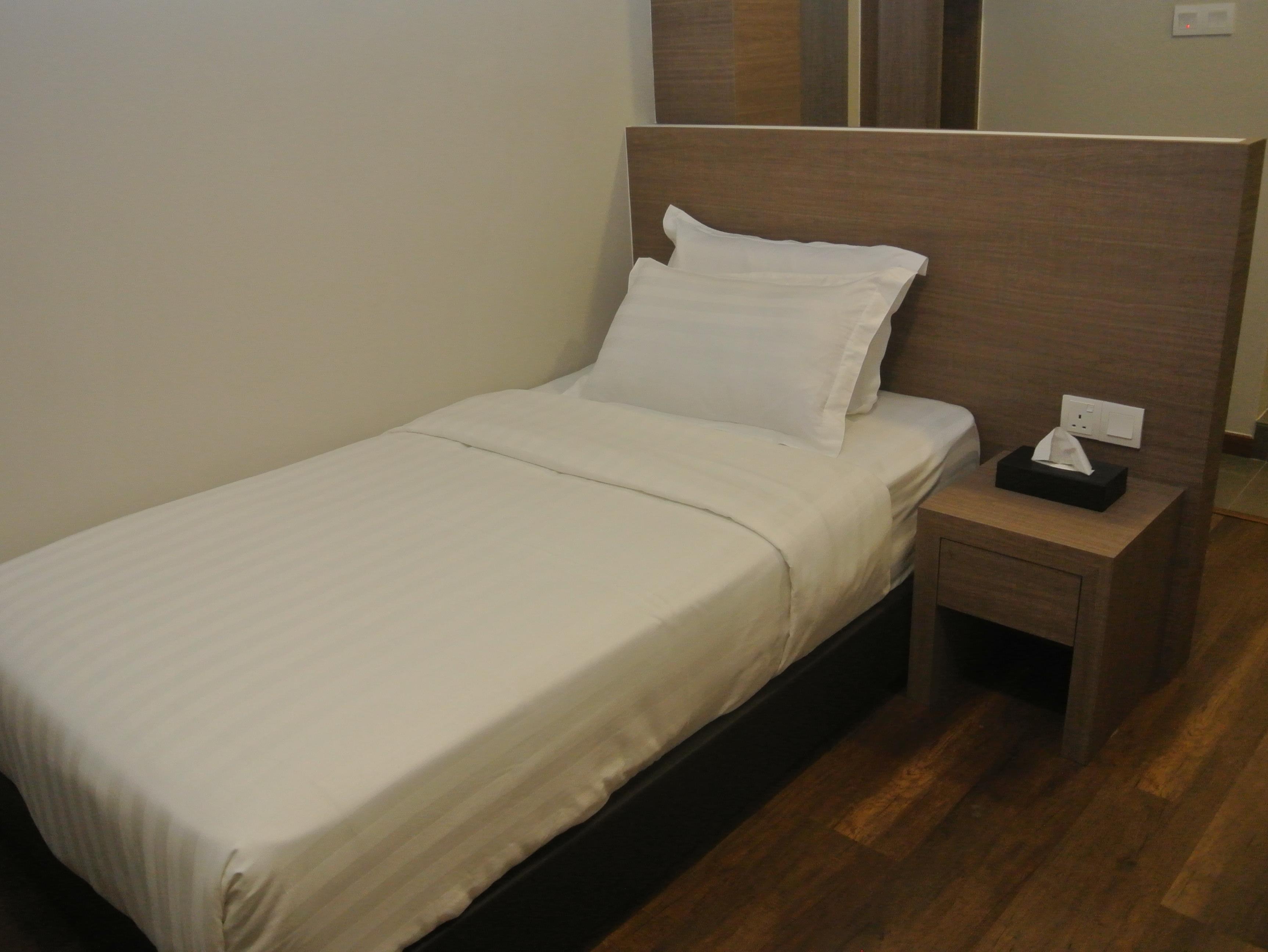 Riverside Boutique Hotel & Cafe