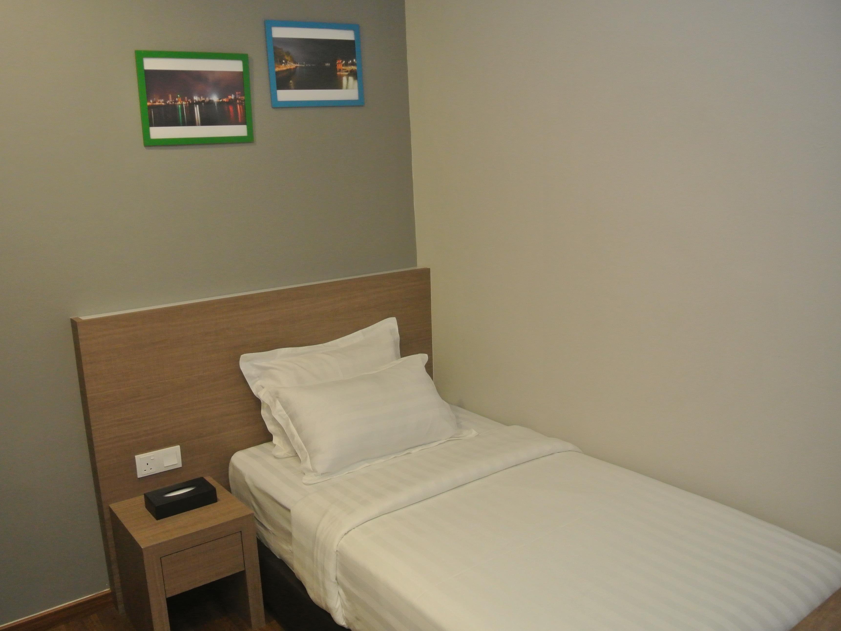 Riverside Boutique Hotel & Cafe