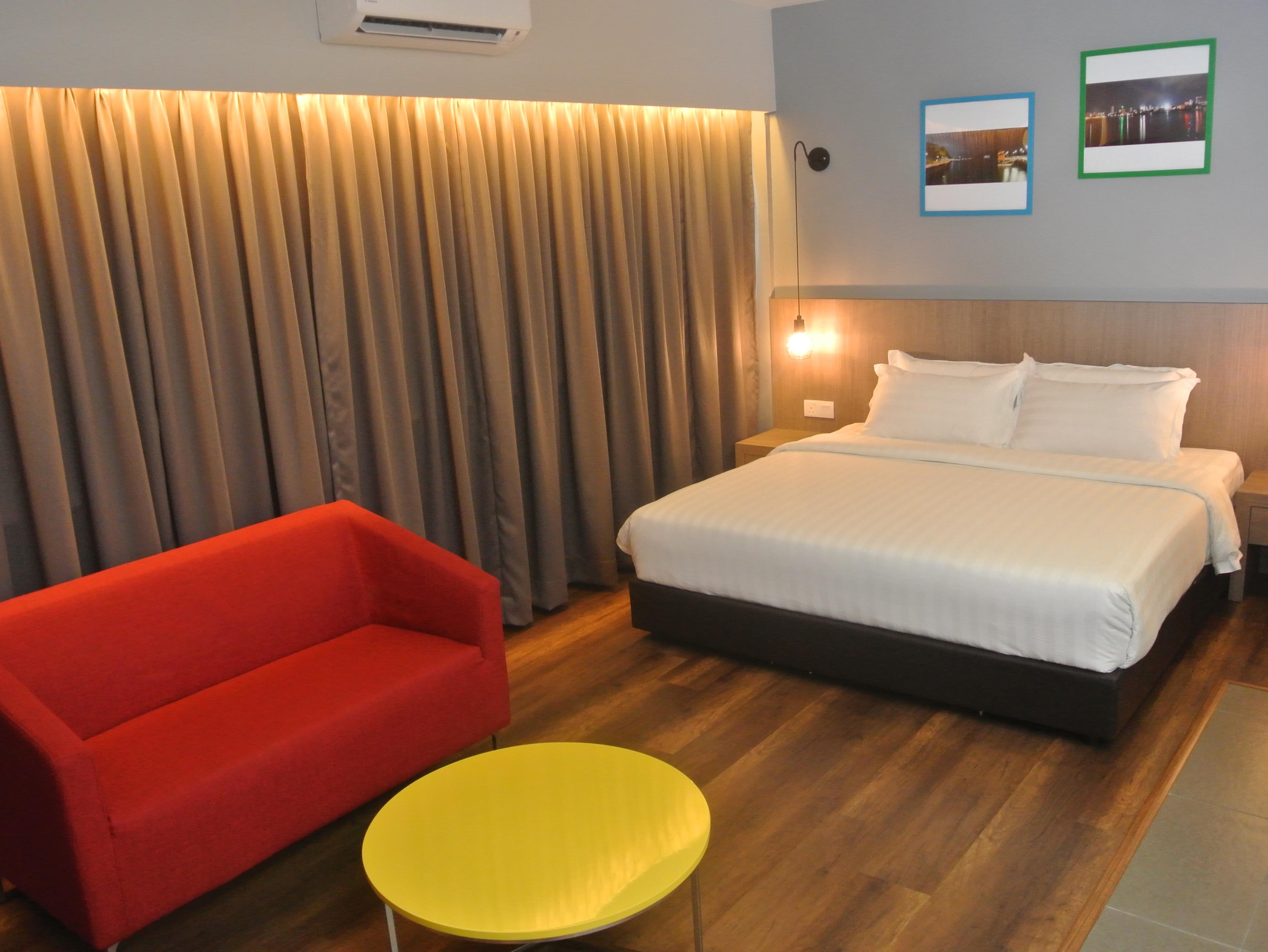 Riverside Boutique Hotel & Cafe
