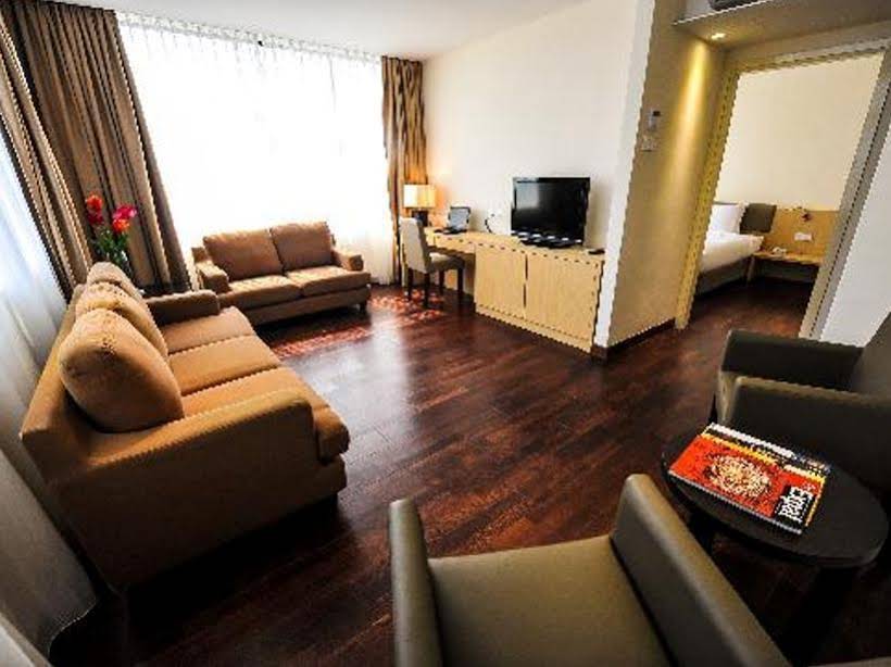Rocana Hotel