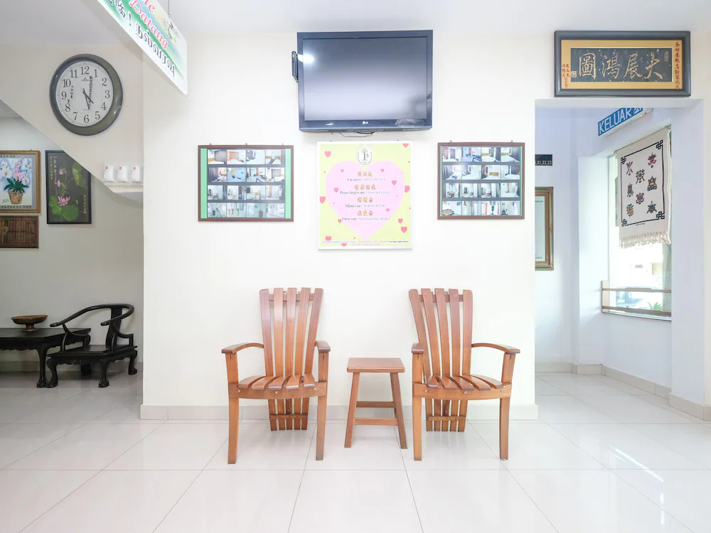 Sun Triang Hotel by OYO Rooms