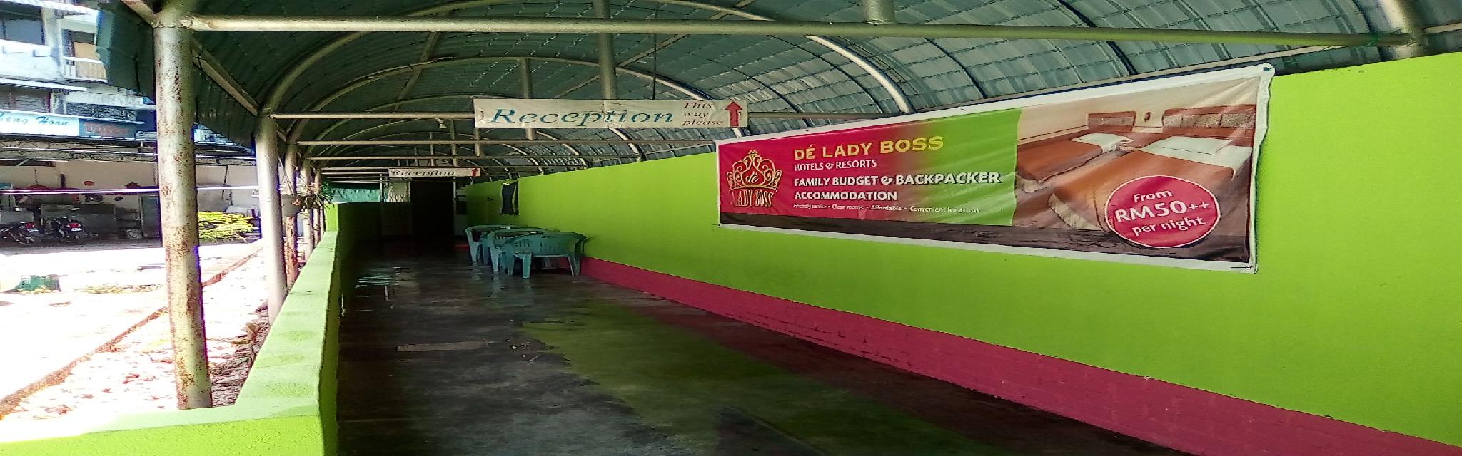 De Lady Boss Hotels & Resorts
