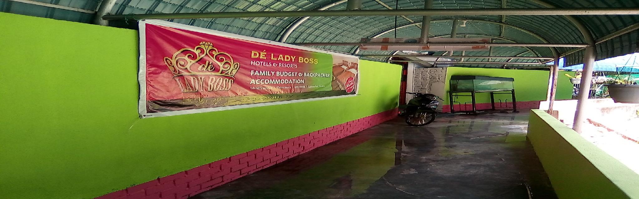 De Lady Boss Hotels & Resorts
