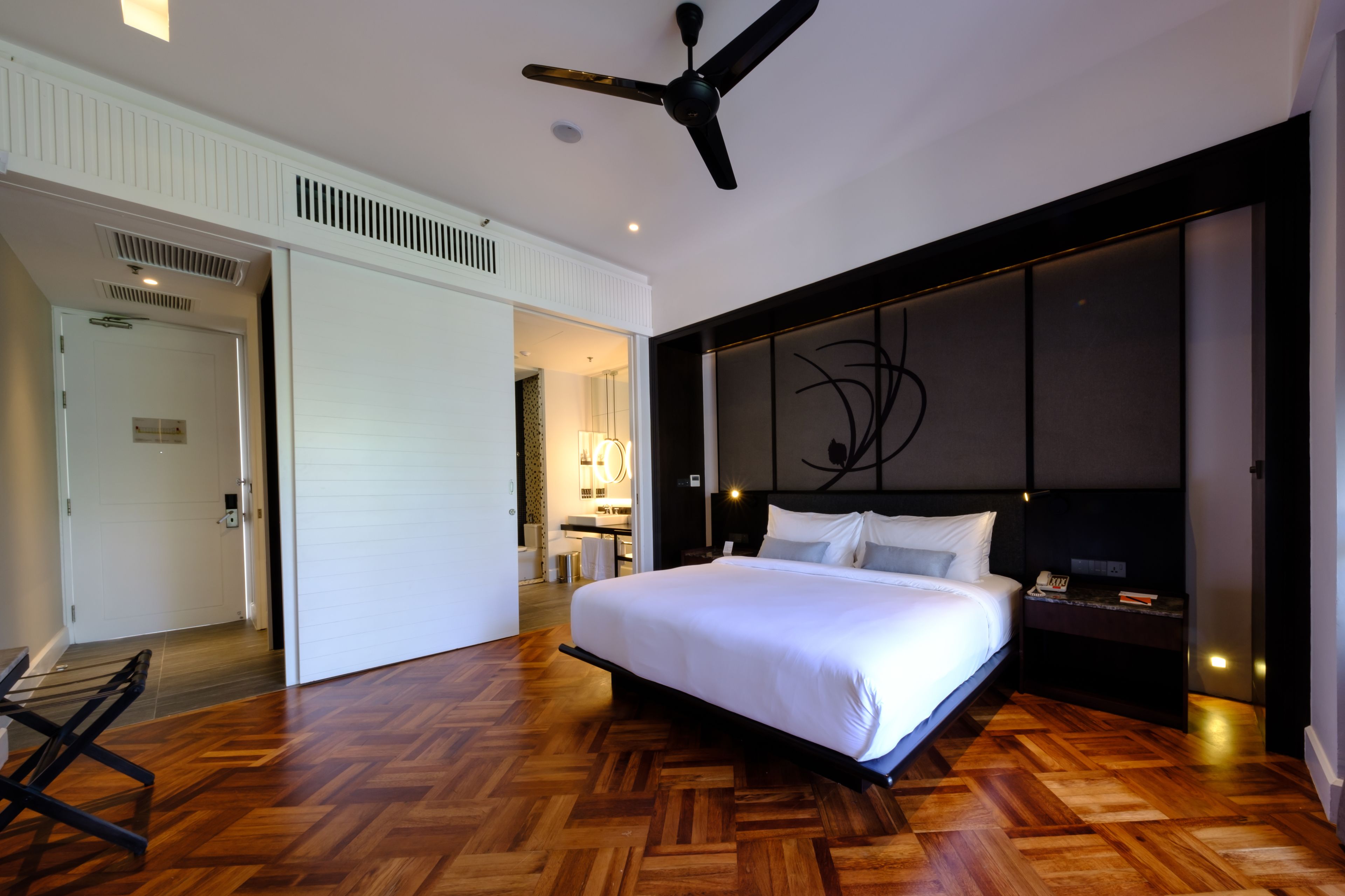 Lone Pine, The Boutique Hotel by The Beach