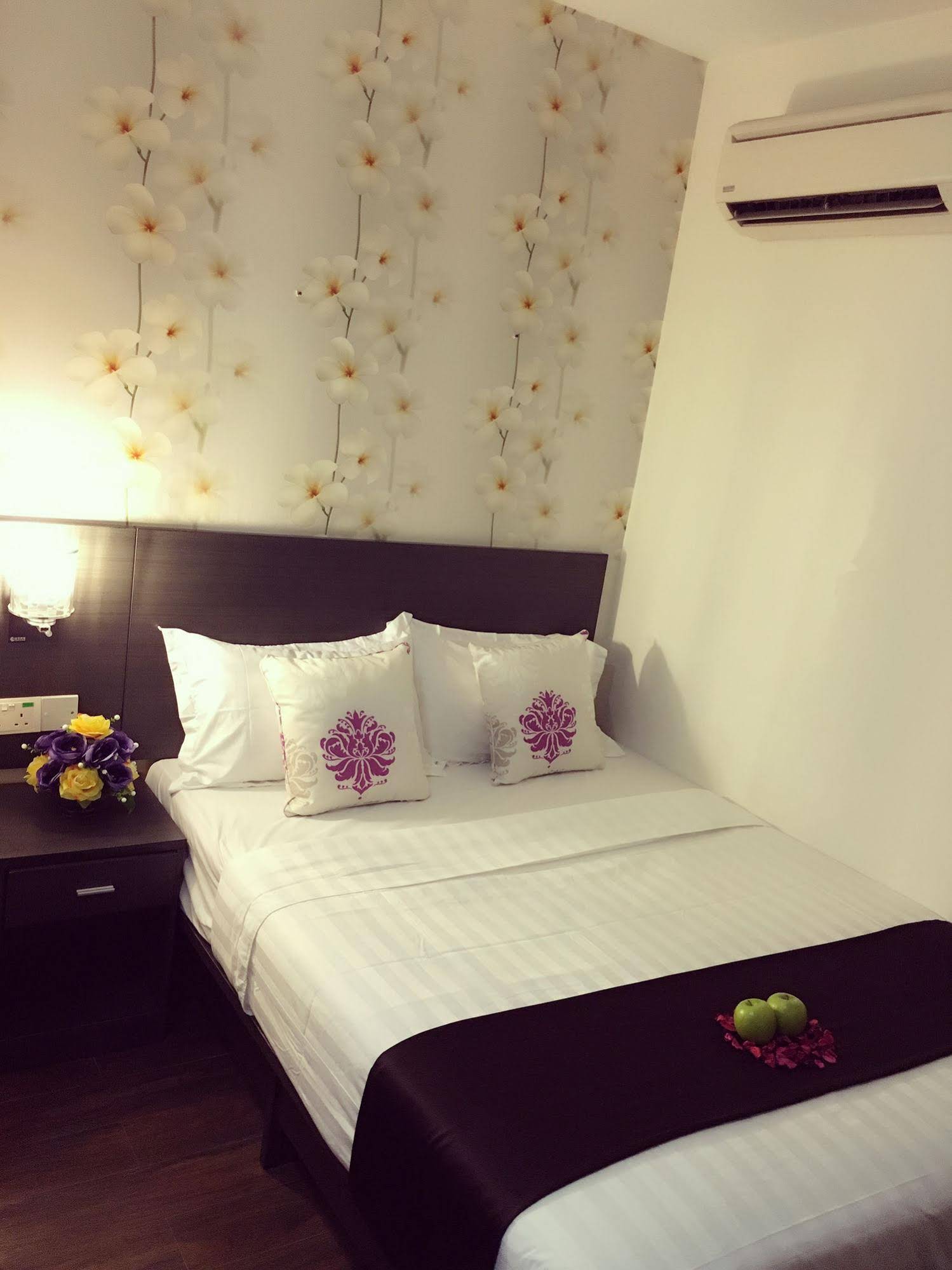 Apple 1 Hotel Superior