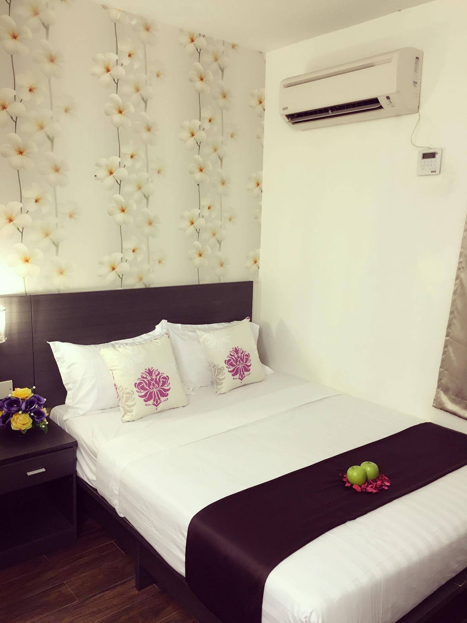 Apple 1 Hotel Superior