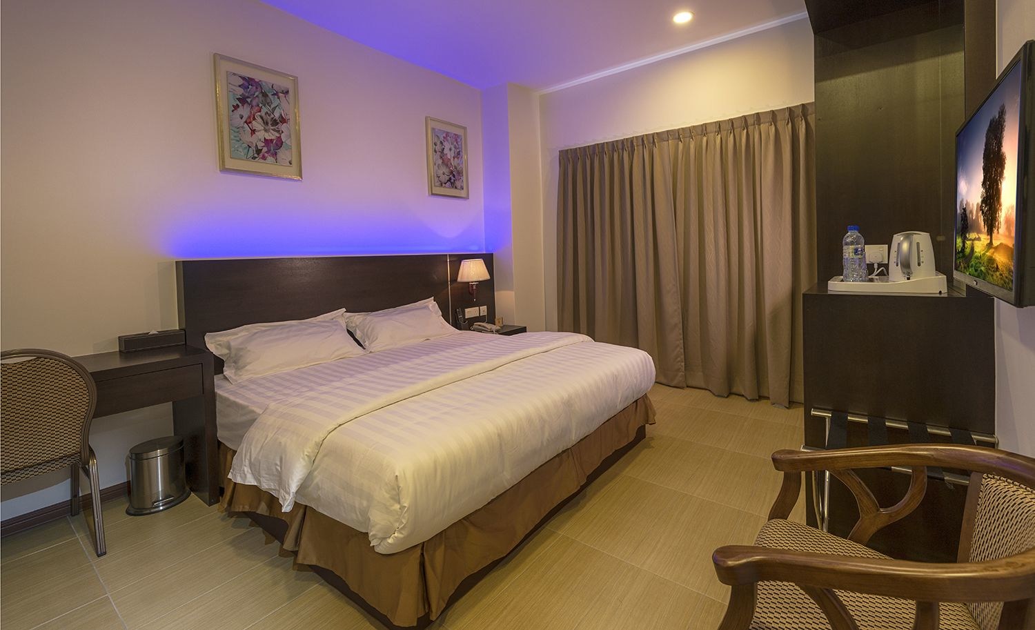 E-Red Hotel Cosmo