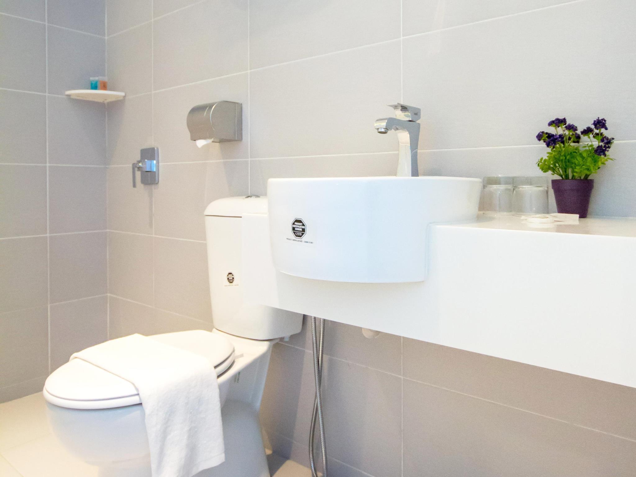 Mode Inn Icon City