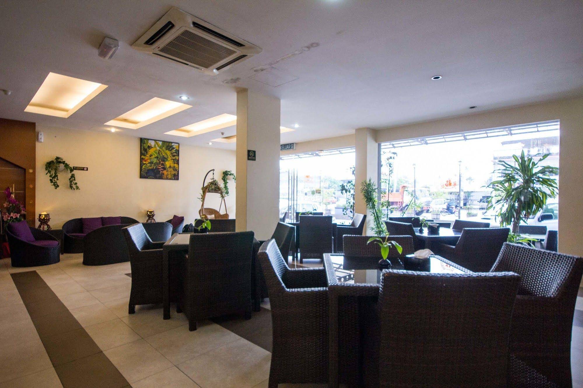 Sri Indar Hotel
