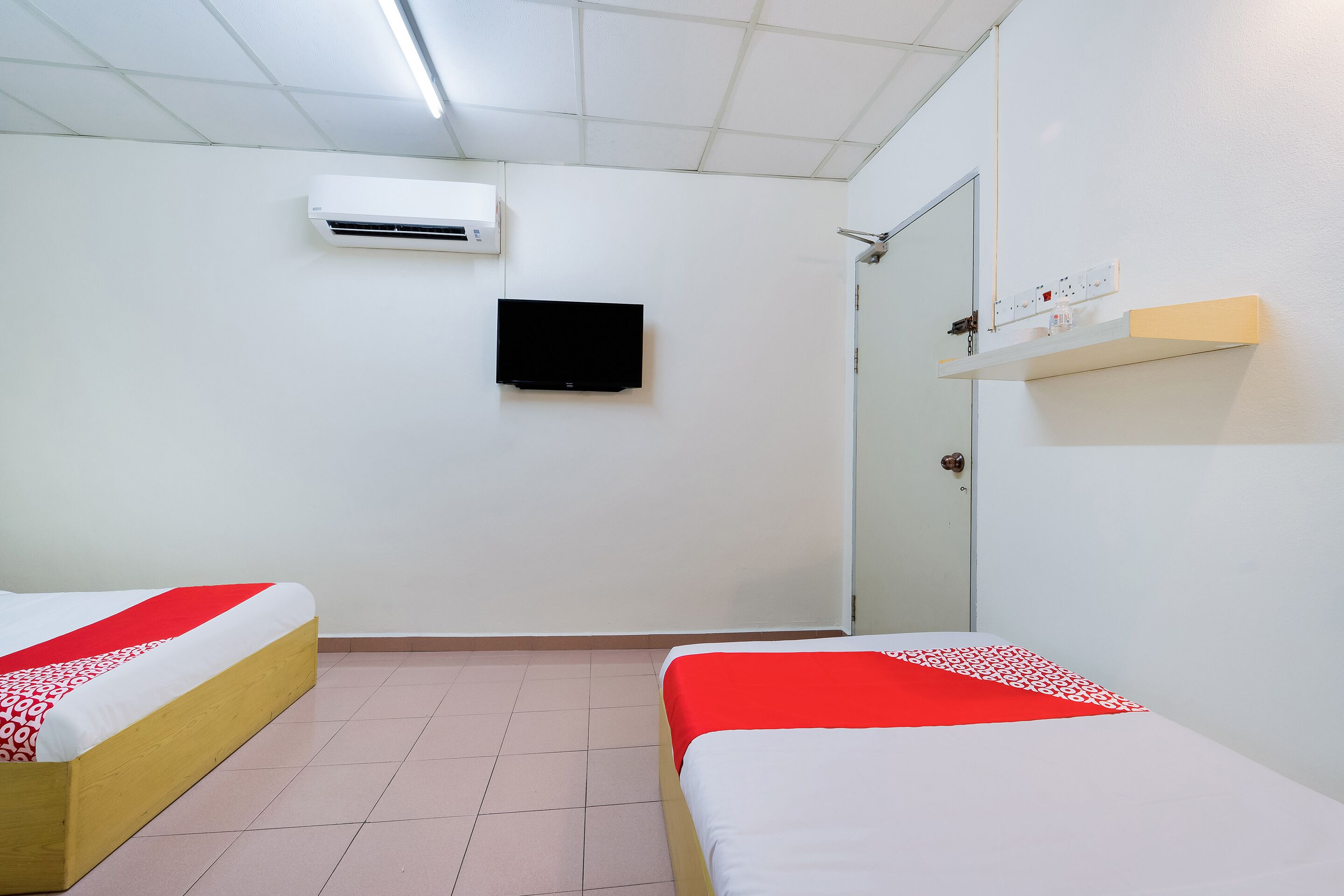 CP Hotel by OYO Rooms