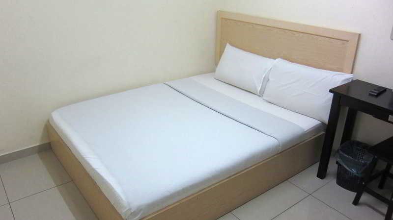 River Inn Hotel by OYO