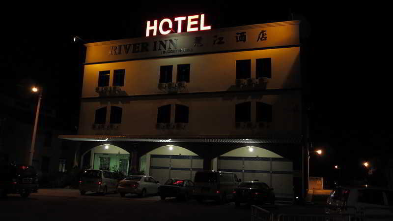 River Inn Hotel by OYO