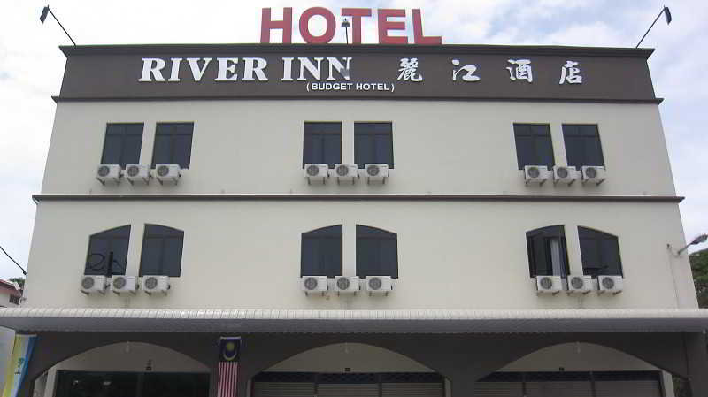 River Inn Hotel by OYO
