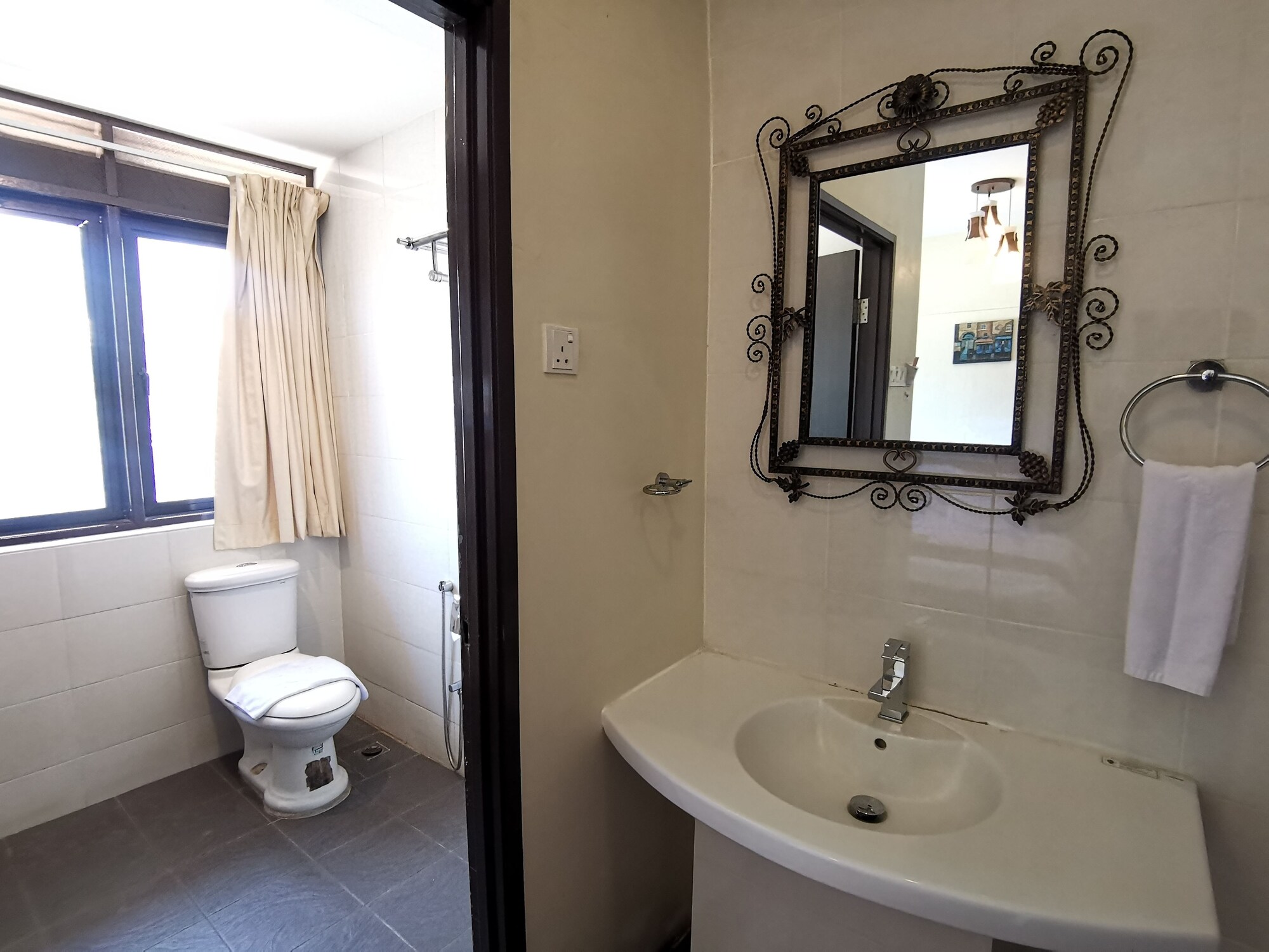 8 Boutique By The Sea