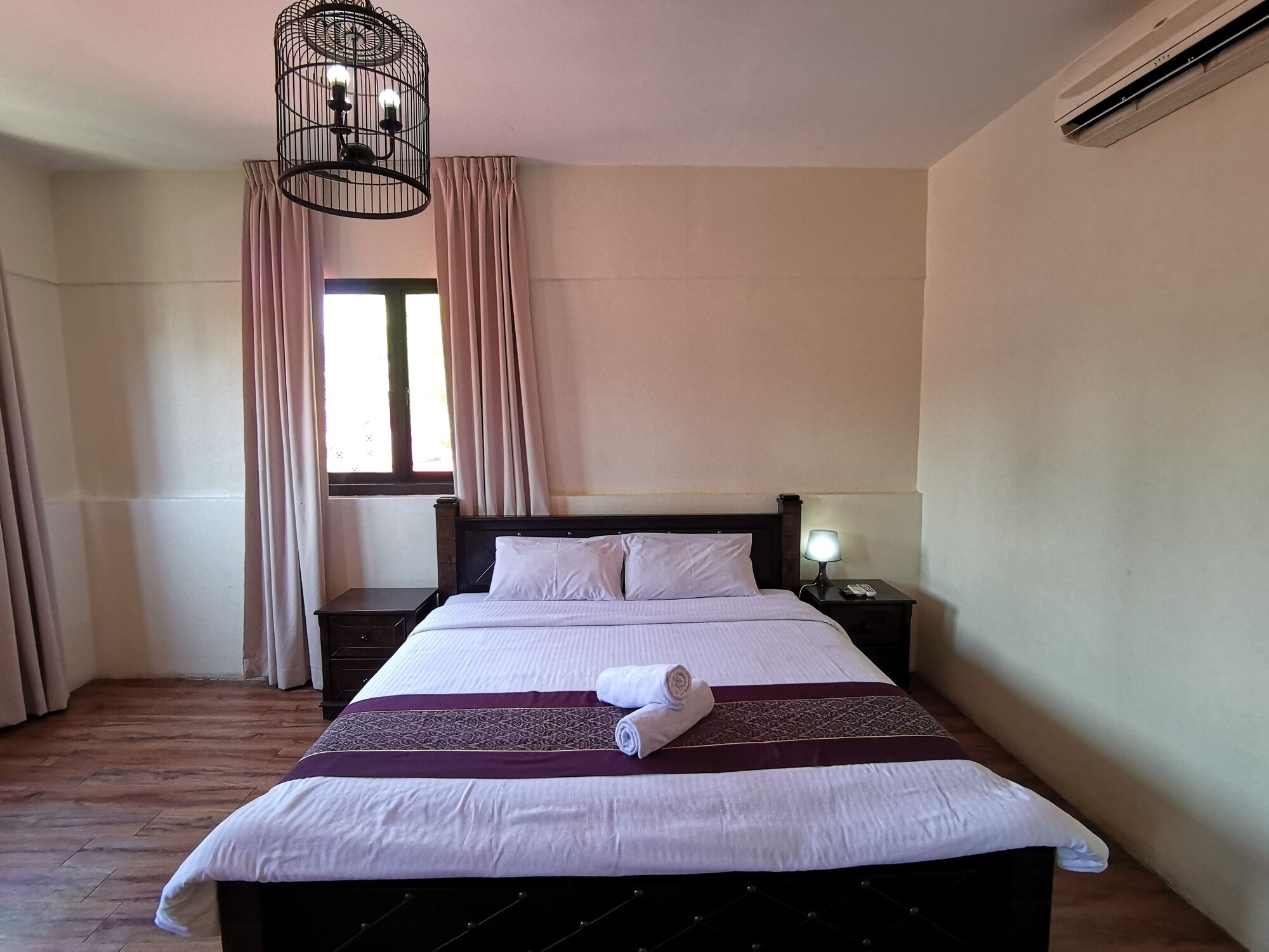 8 Boutique By The Sea